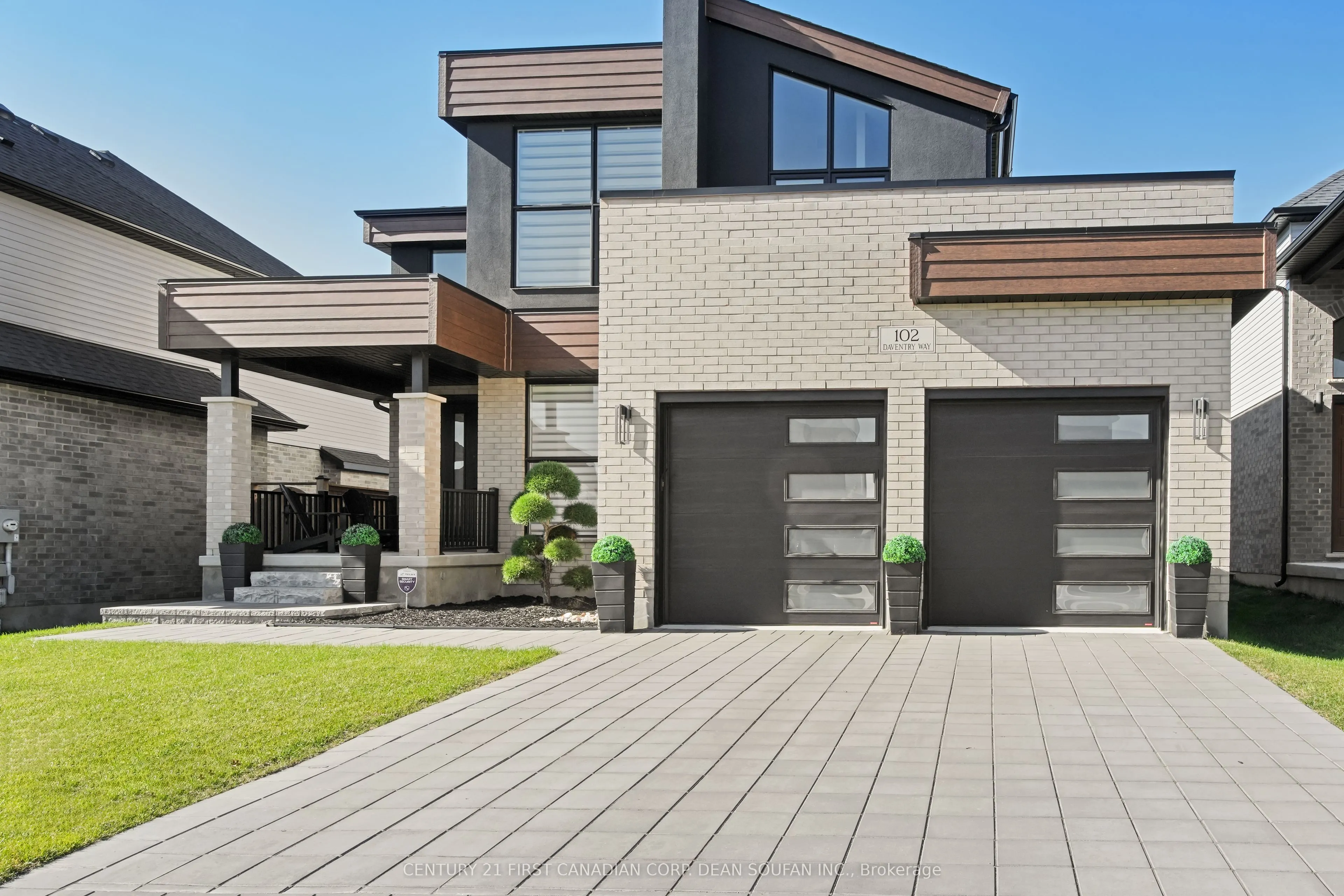 102 Daventry Way