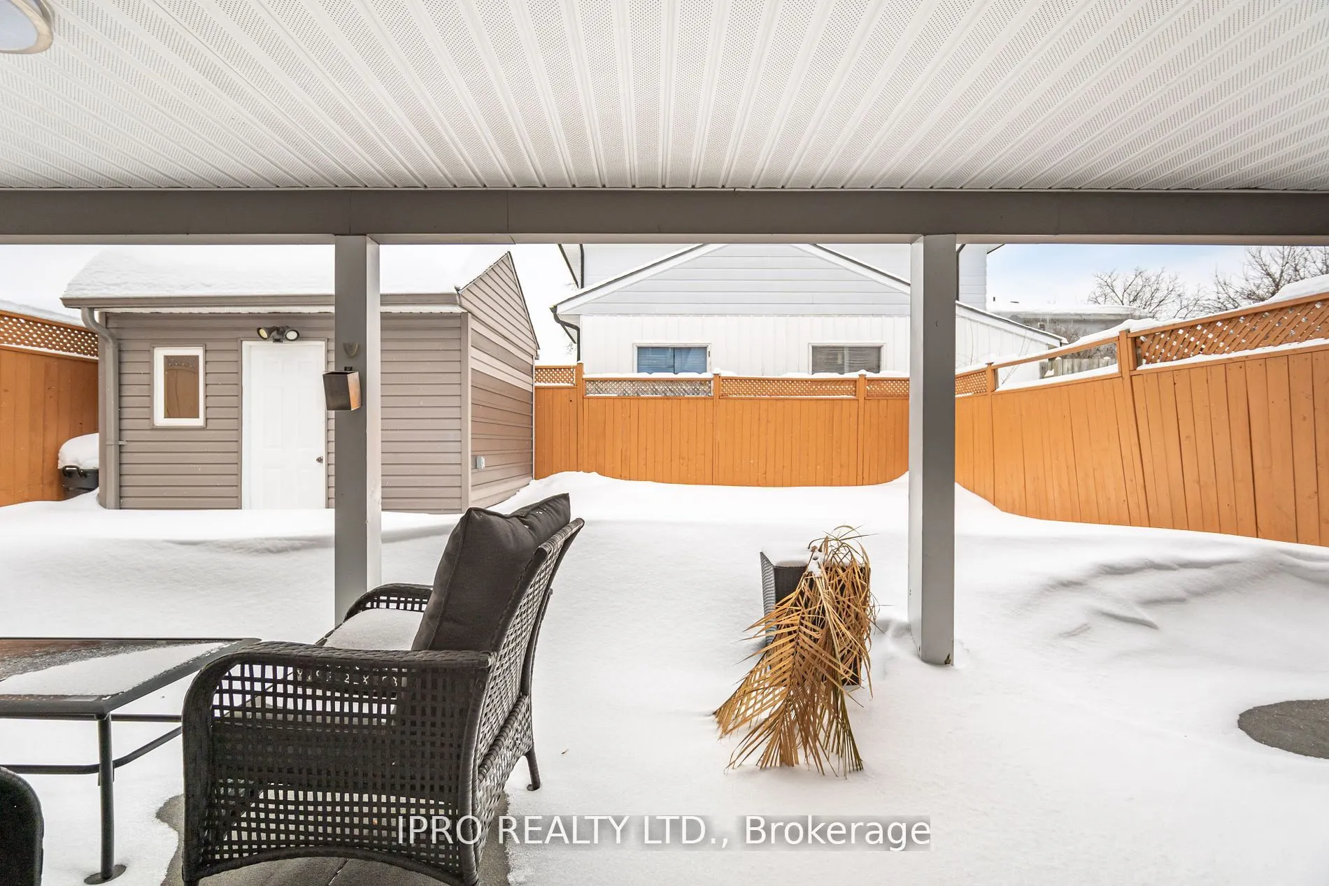 512 Pinetree Crescent