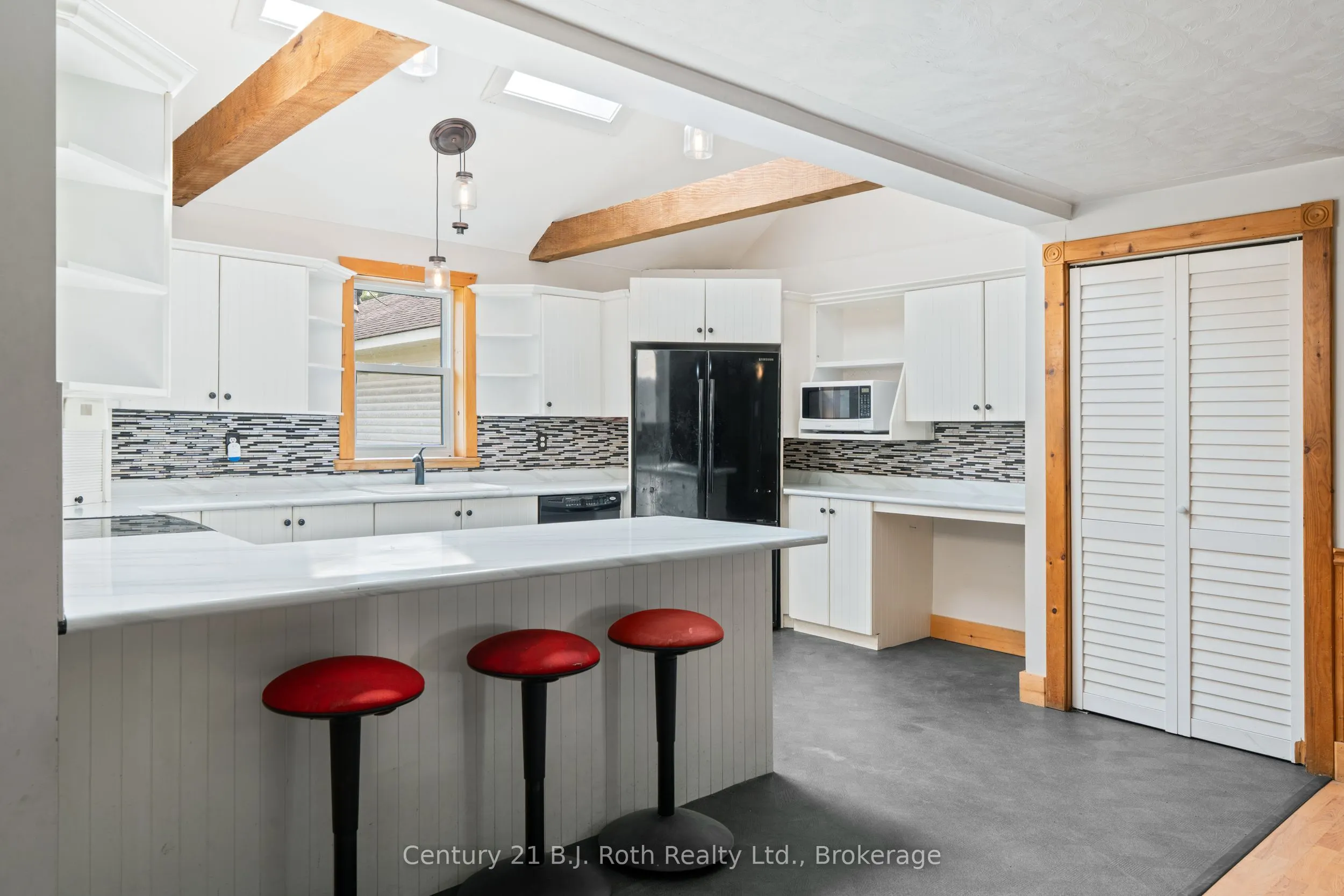 2377 Fraserburg Road