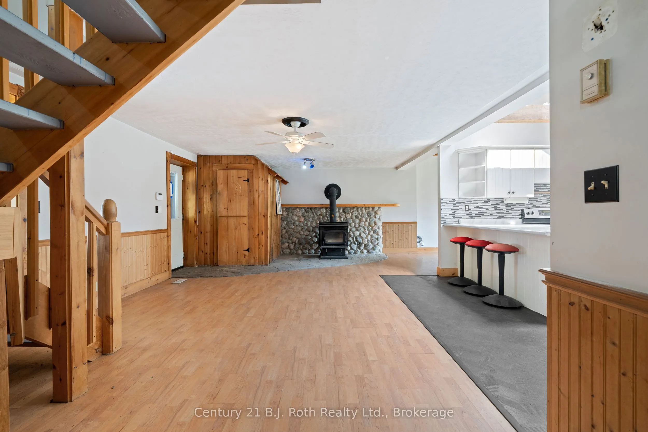 2377 Fraserburg Road