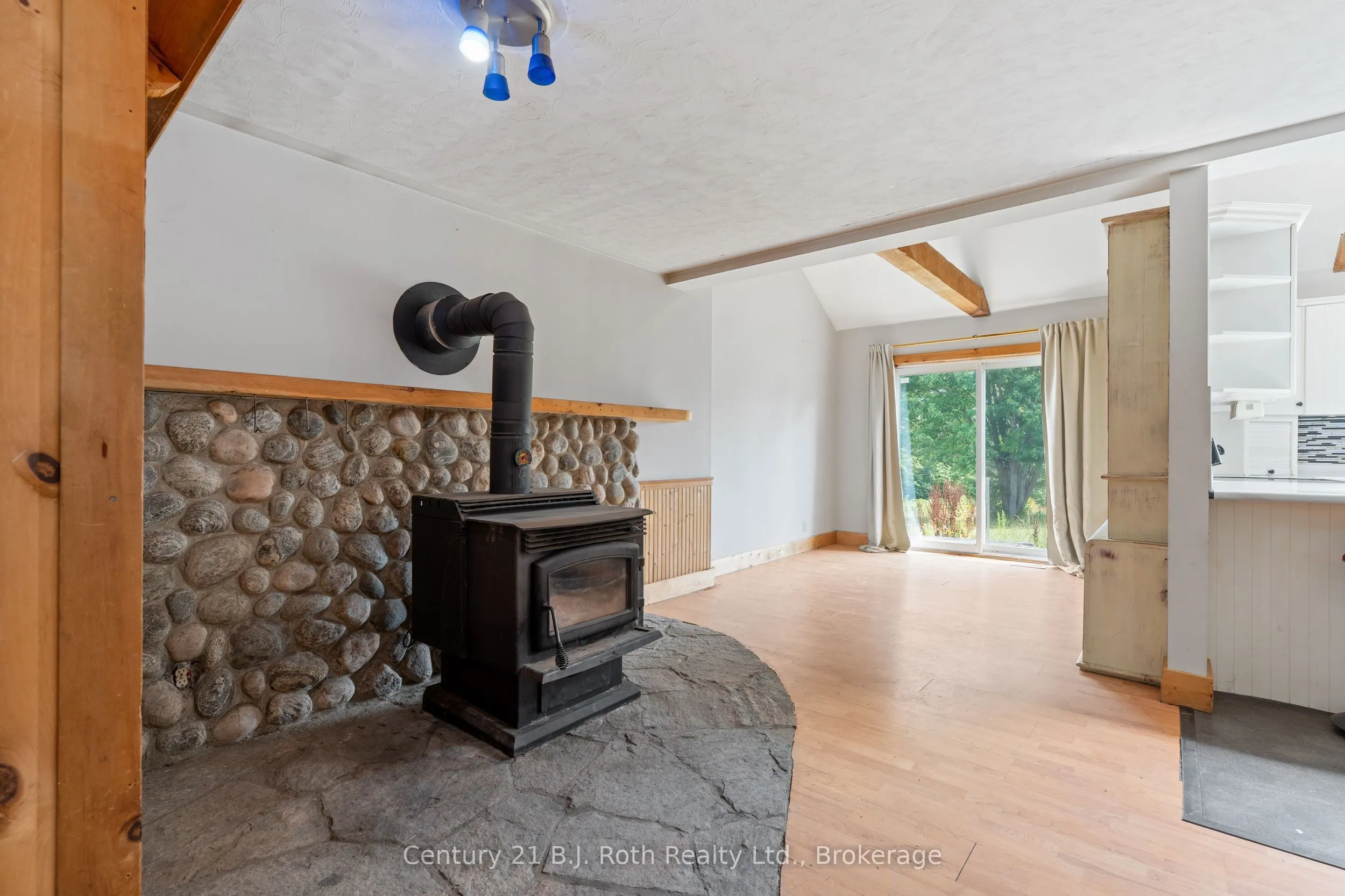 2377 Fraserburg Road