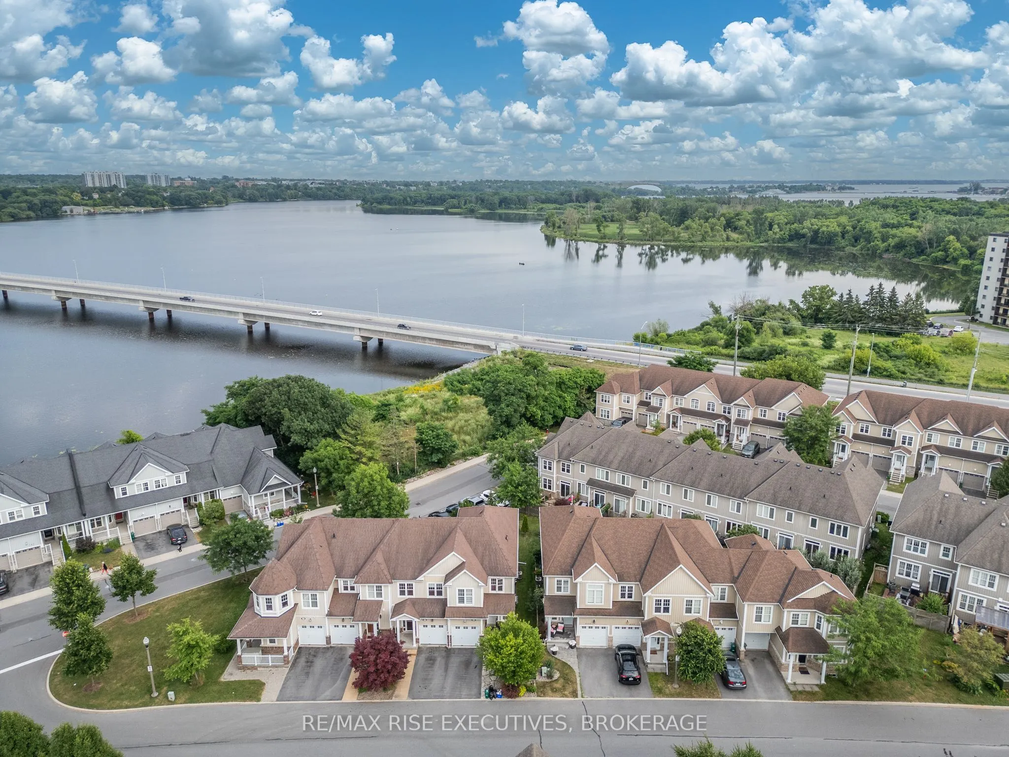 903 Ascot Lane, #903
