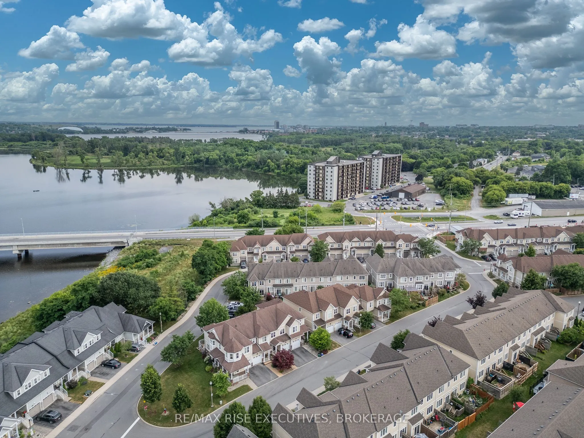 903 Ascot Lane, #903