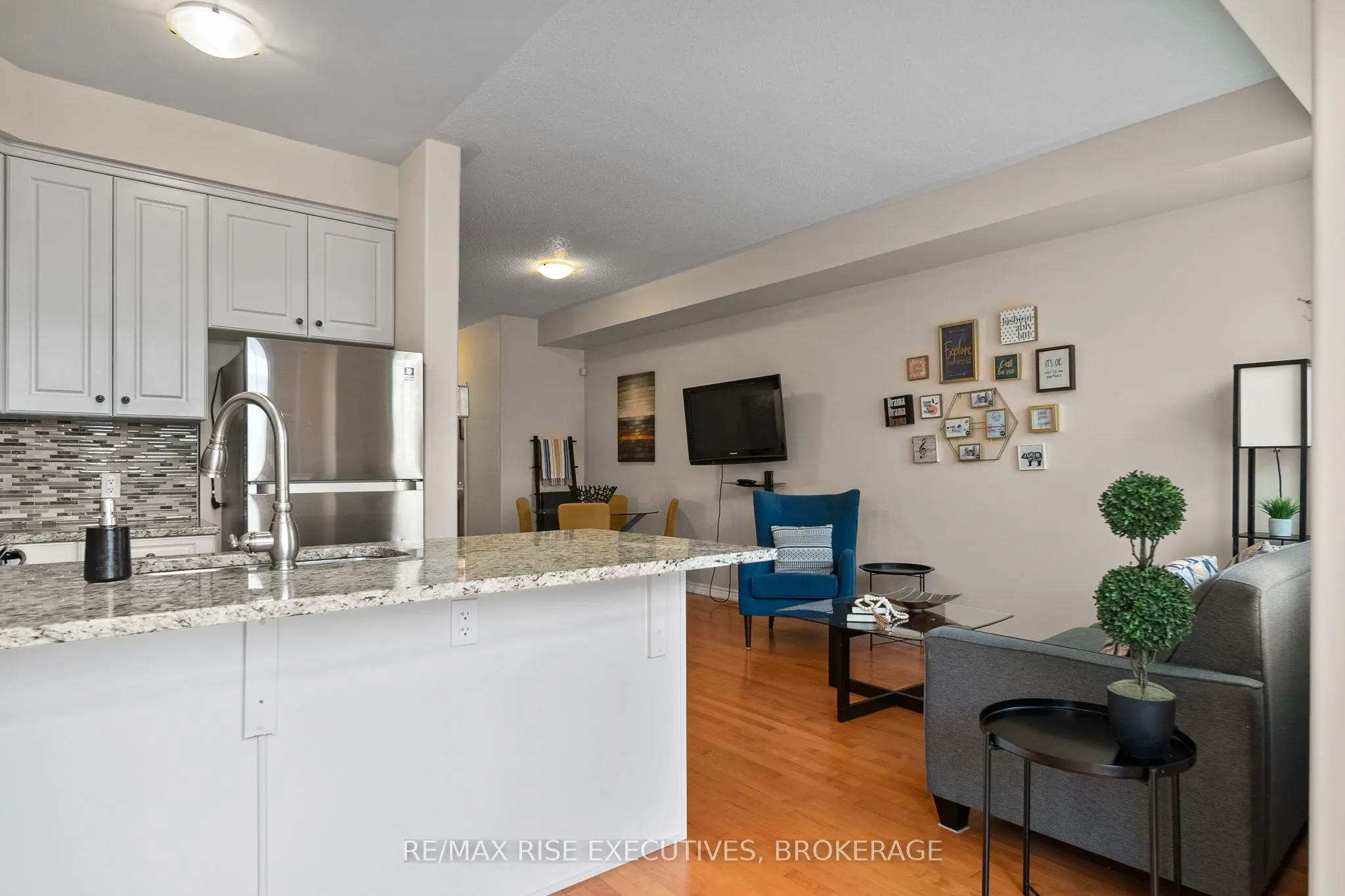903 Ascot Lane, #903