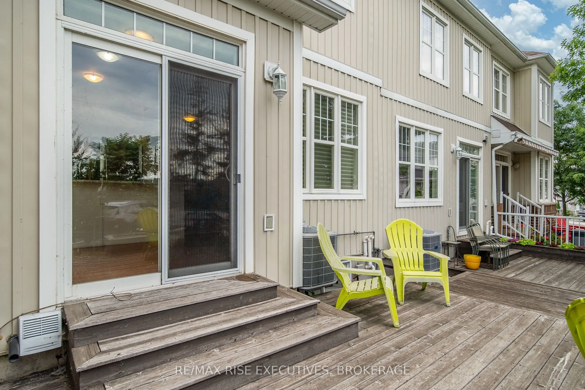 903 Ascot Lane, #903