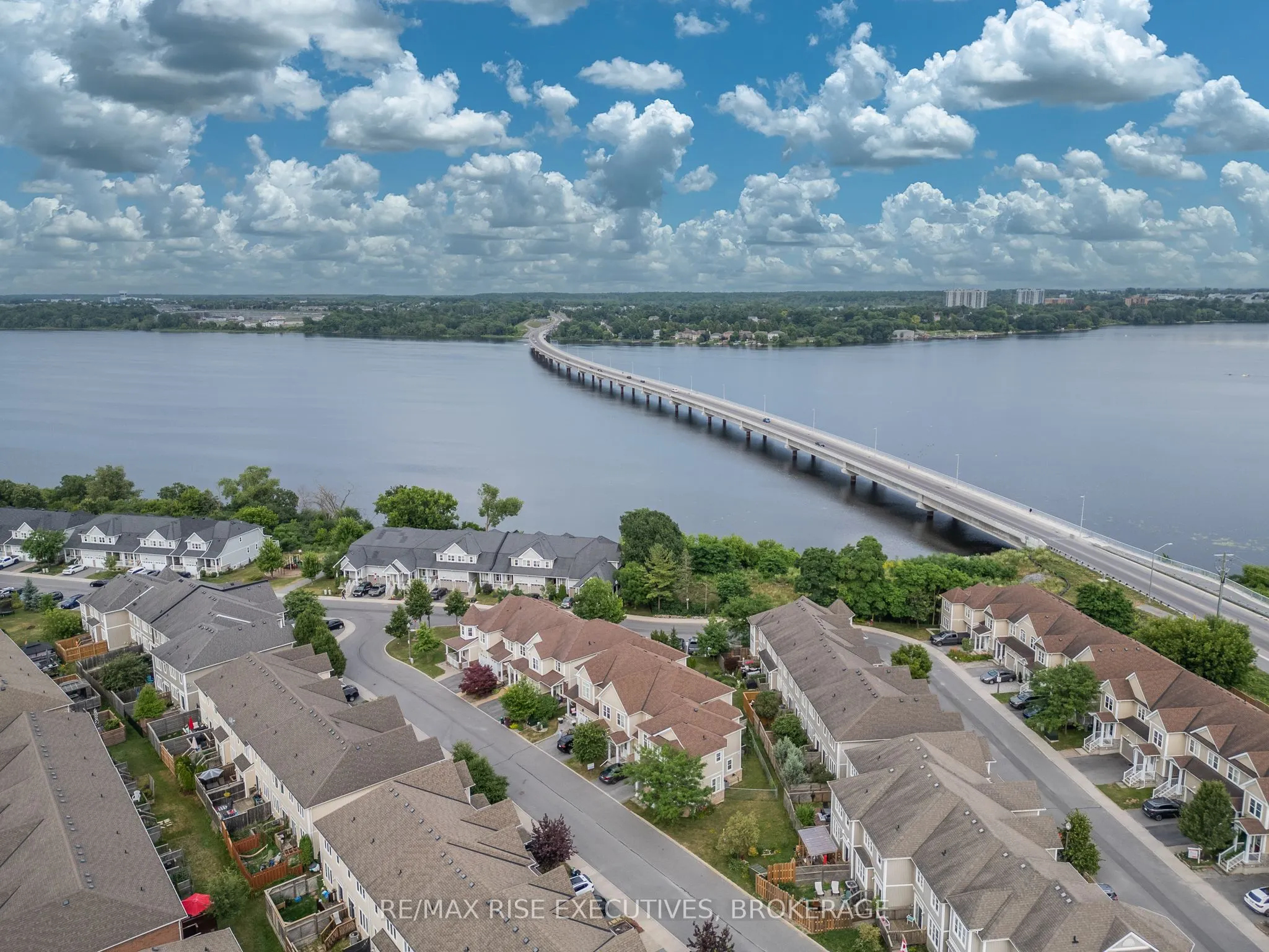903 Ascot Lane, #903