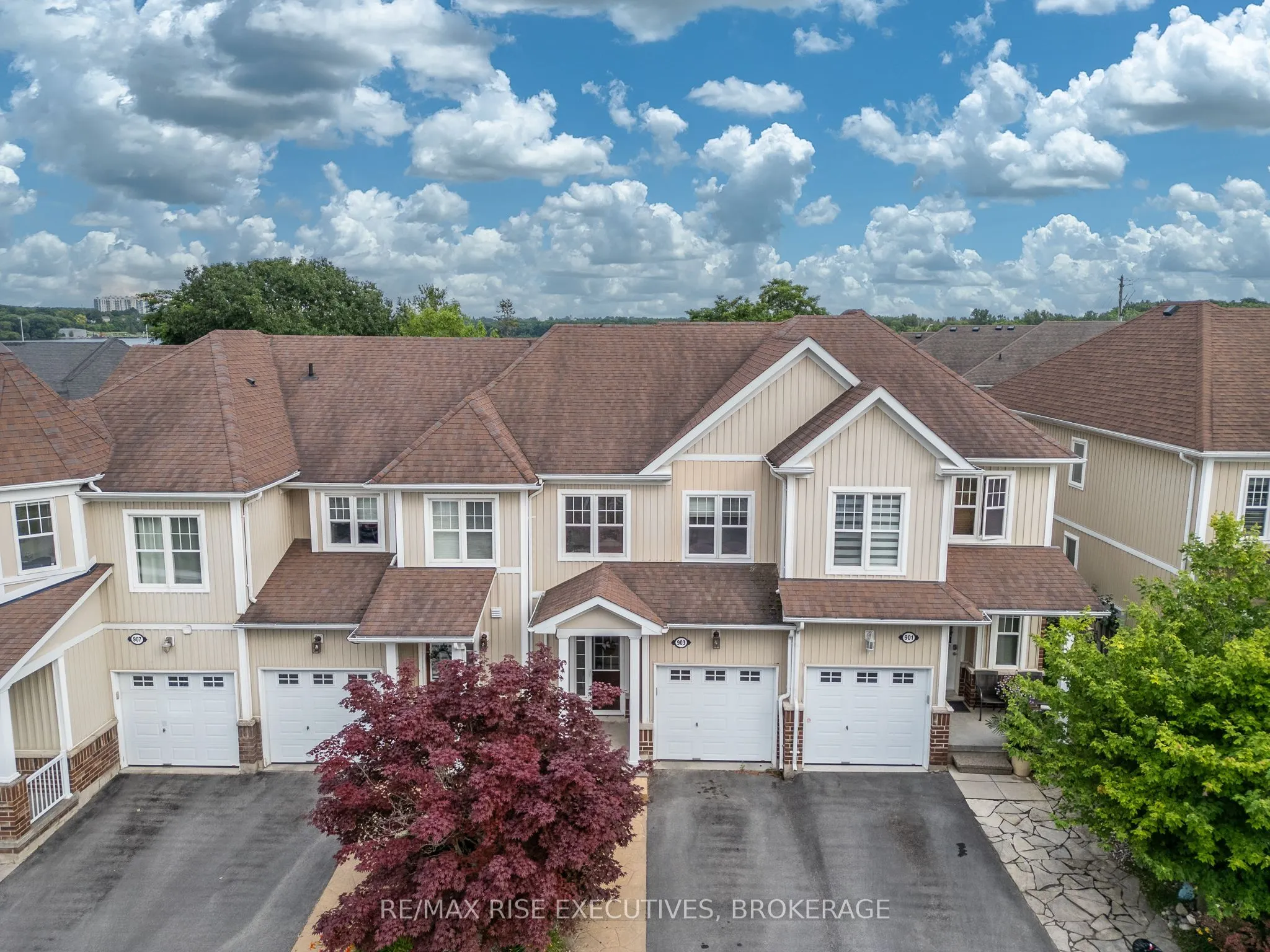 903 Ascot Lane, #903