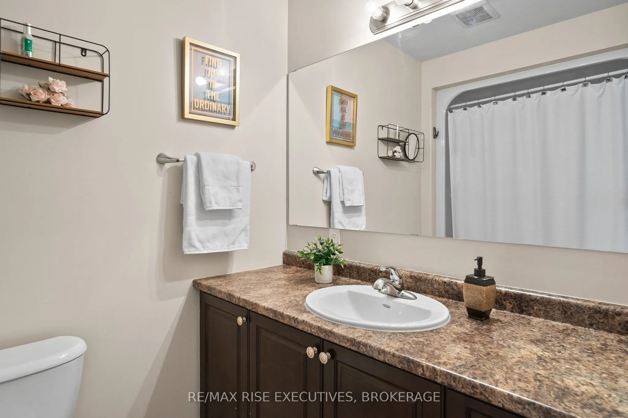 903 Ascot Lane, #903