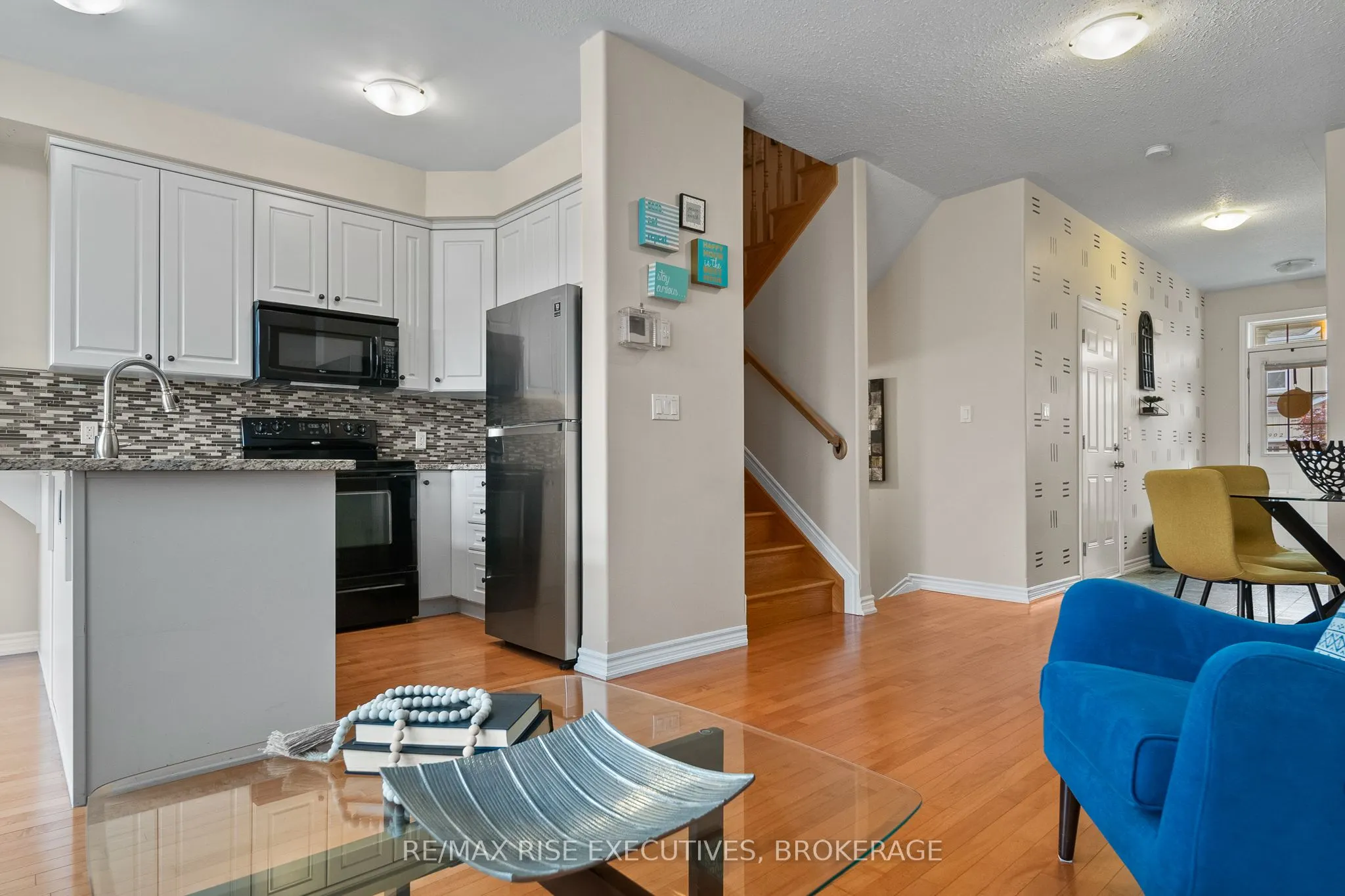 903 Ascot Lane, #903