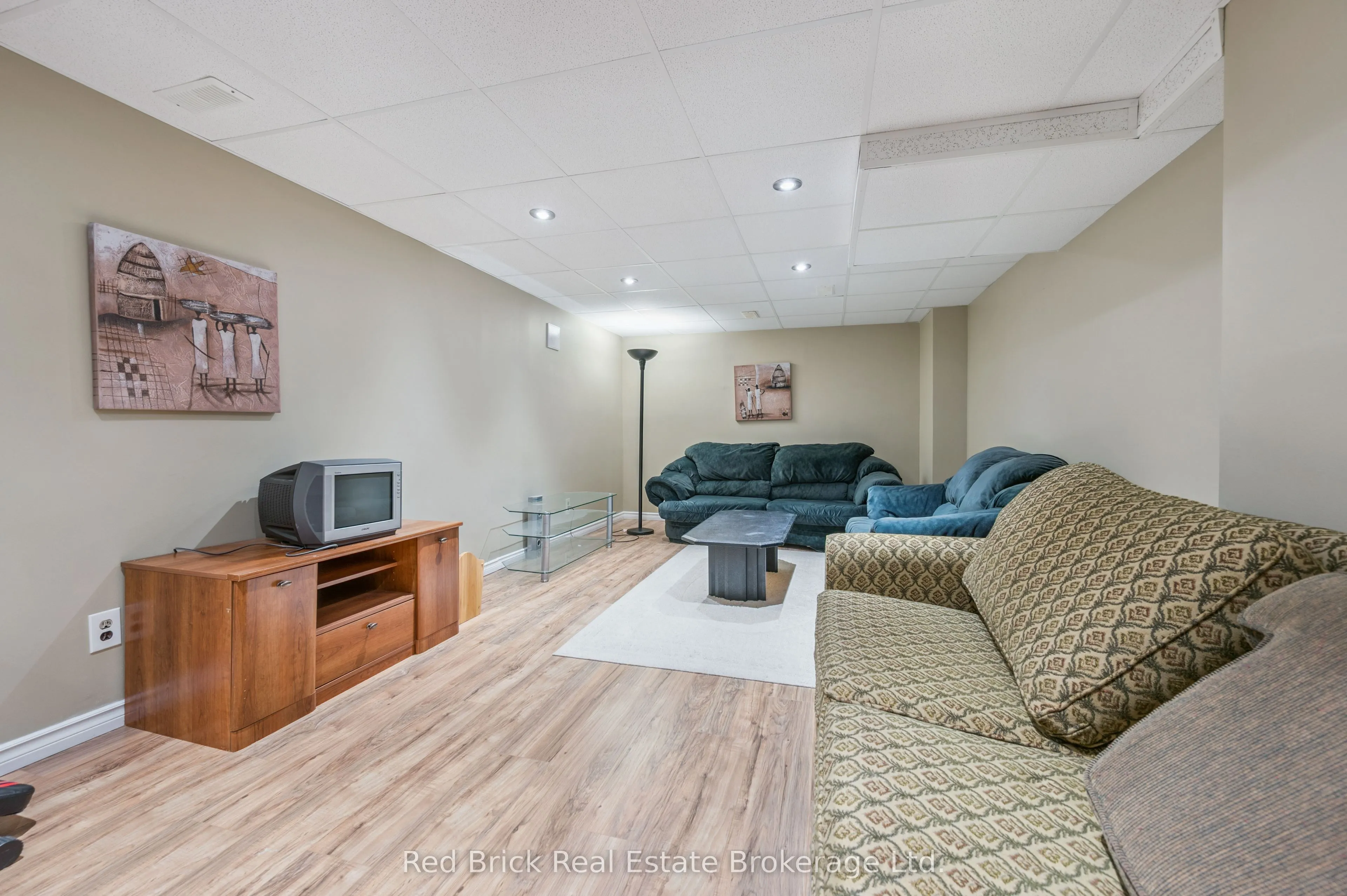 121 University Avenue E, #16