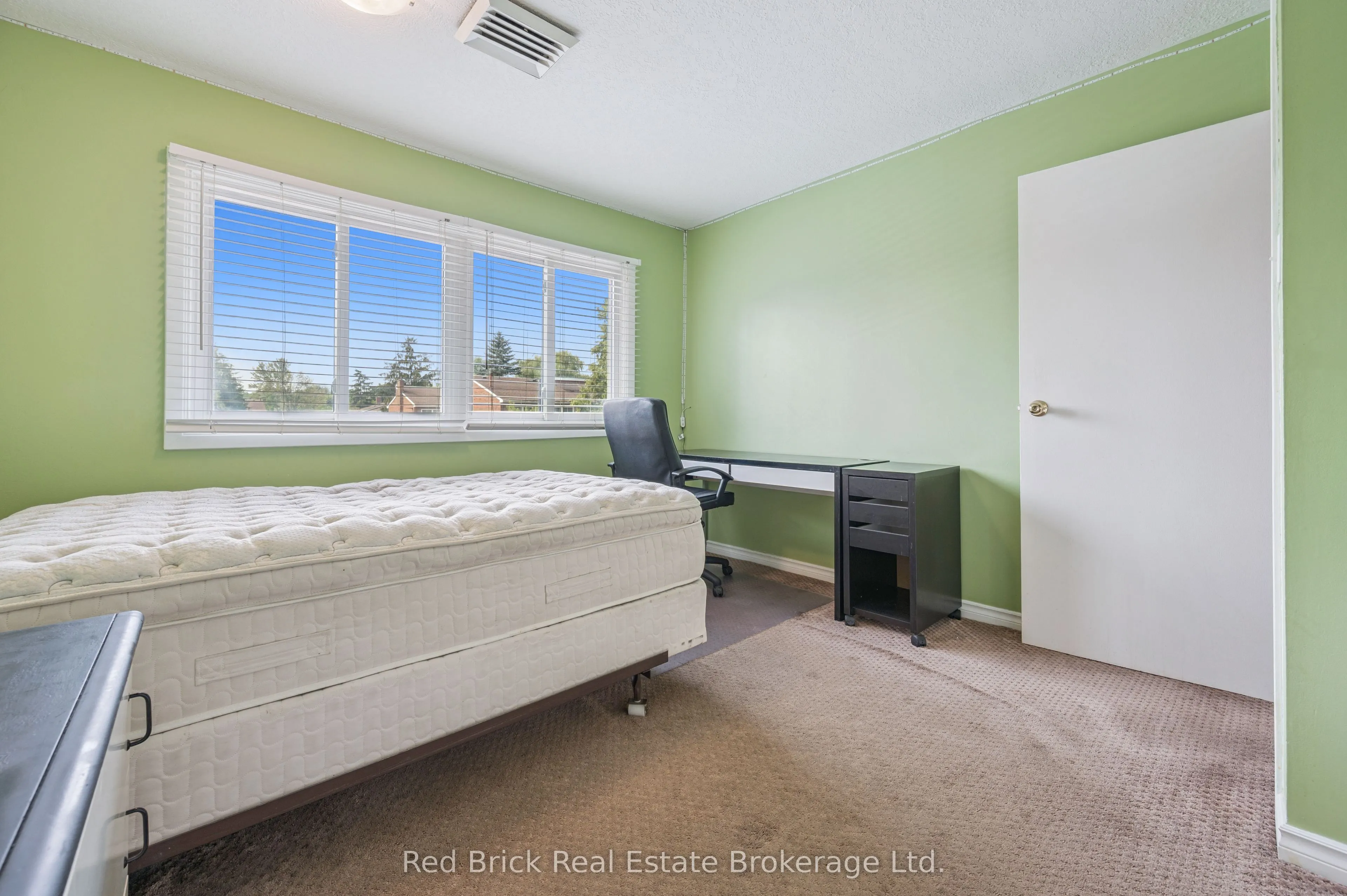 121 University Avenue E, #16
