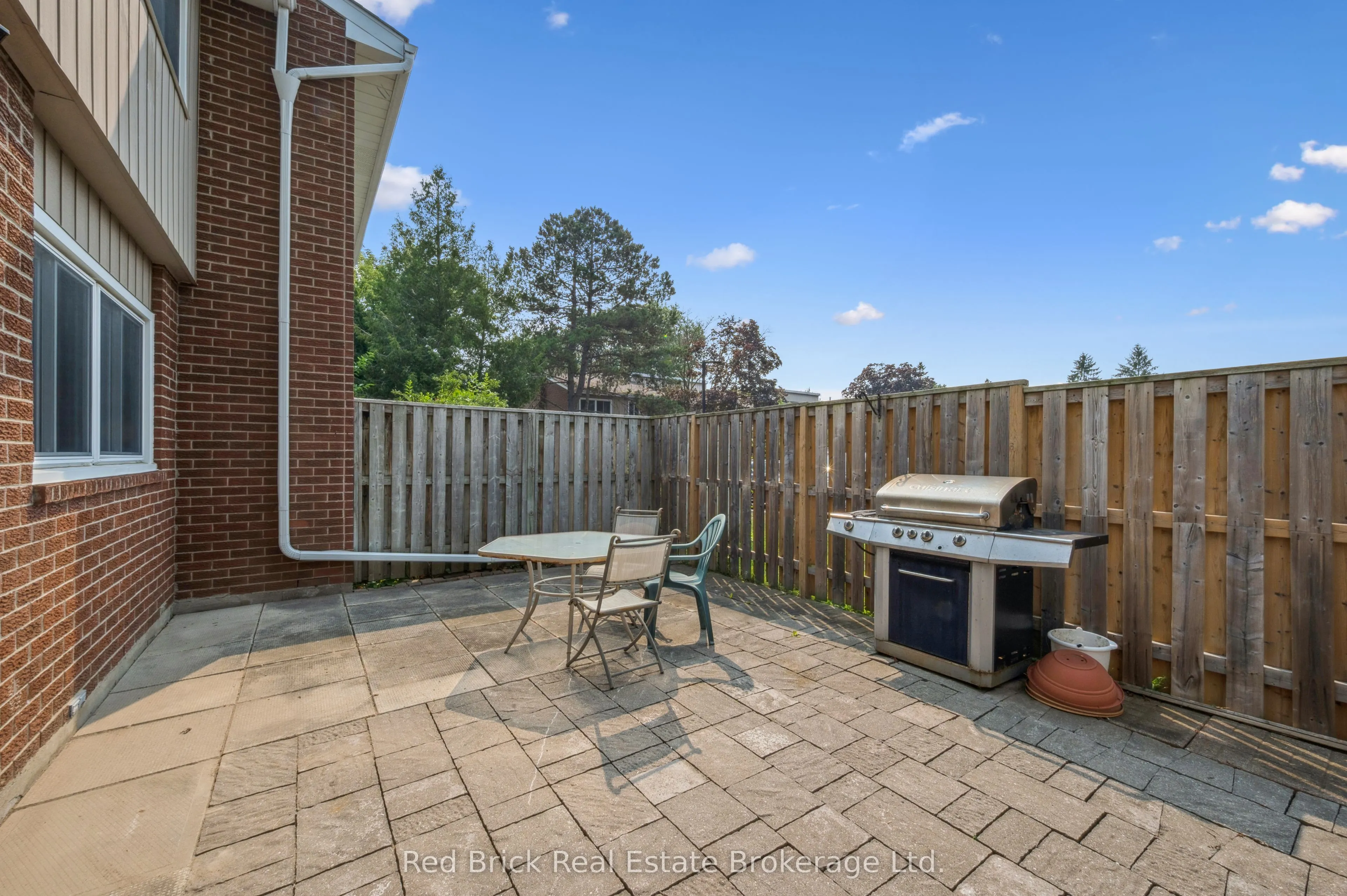 121 University Avenue E, #16