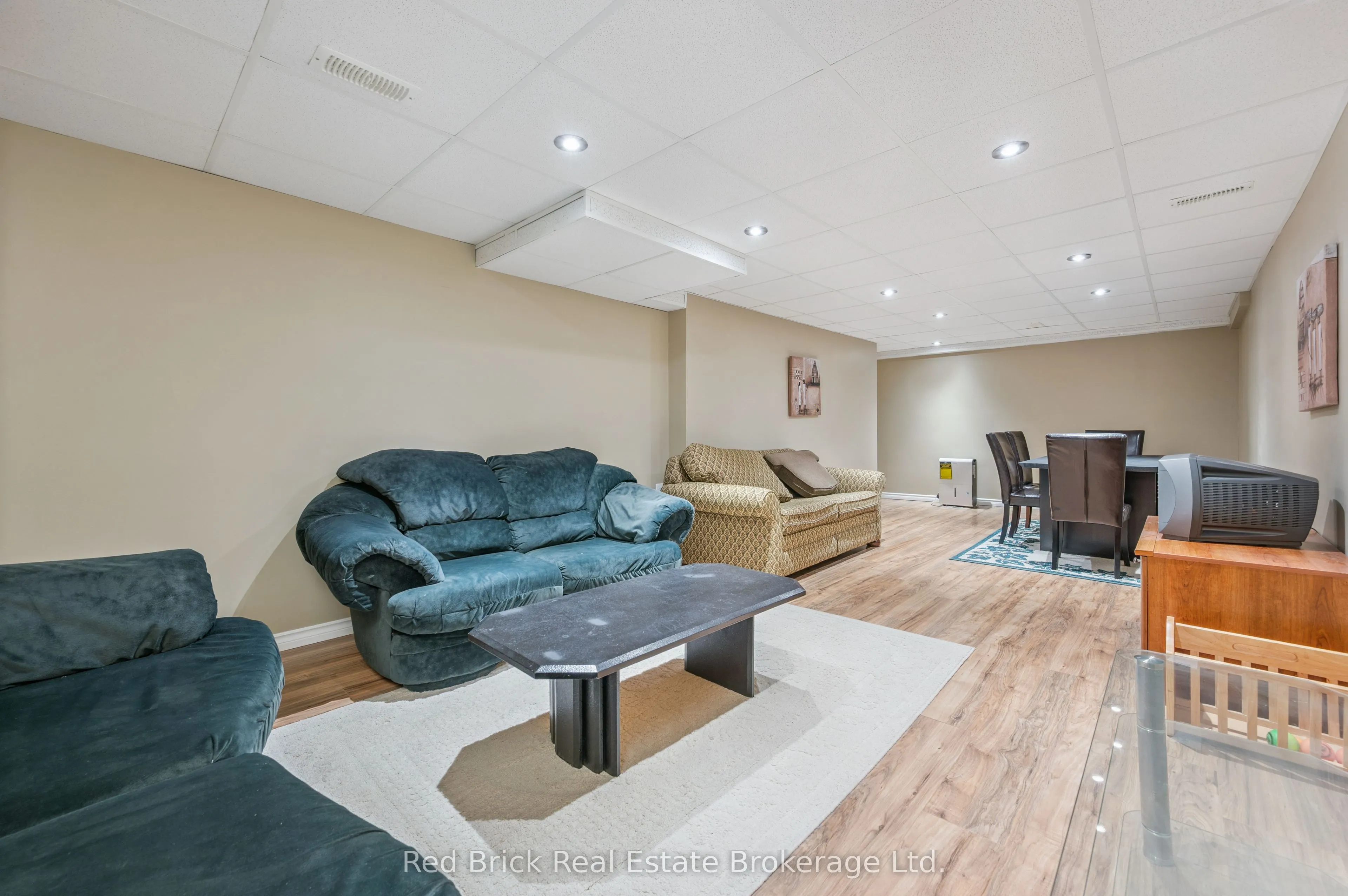 121 University Avenue E, #16
