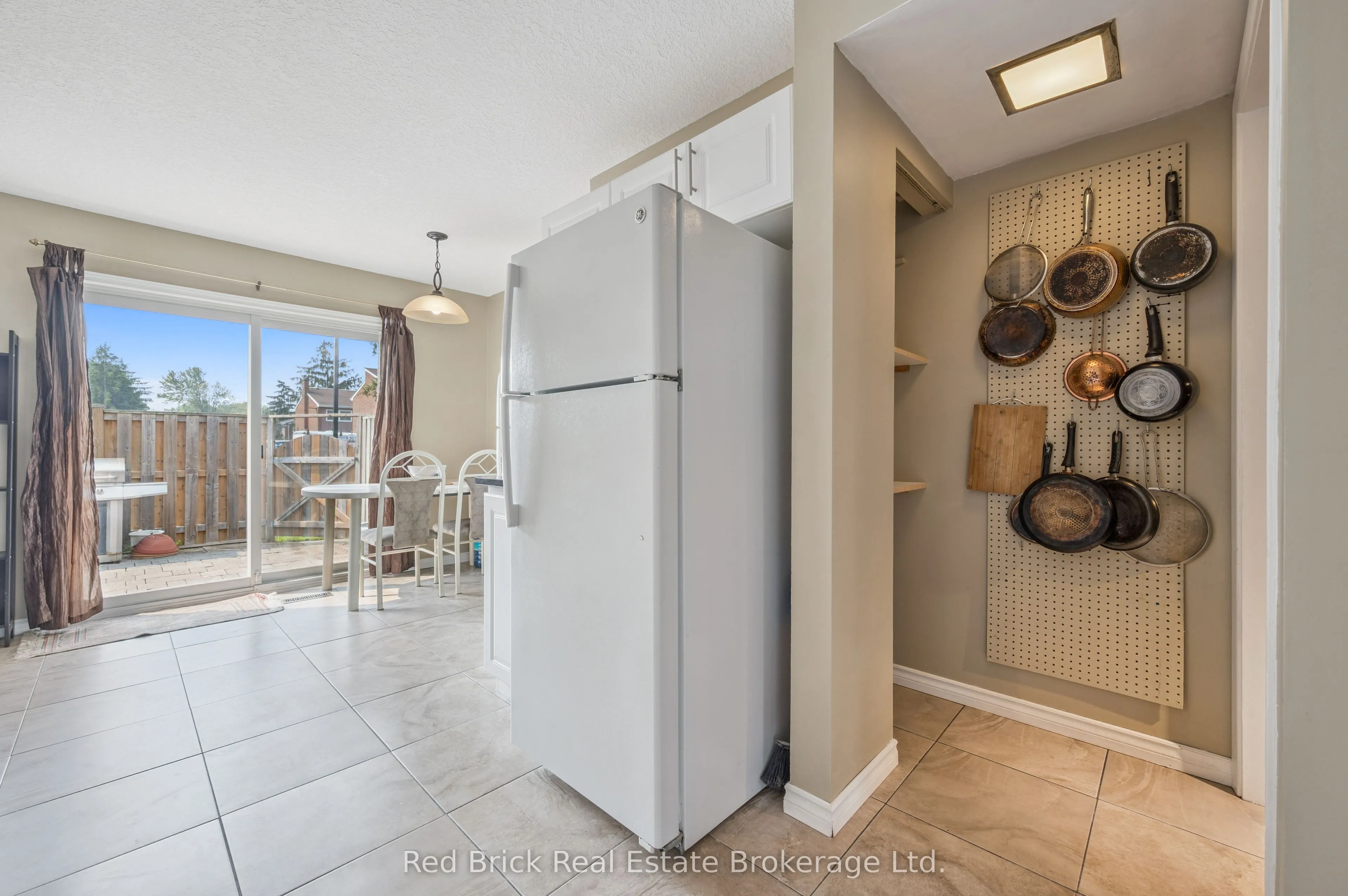 121 University Avenue E, #16