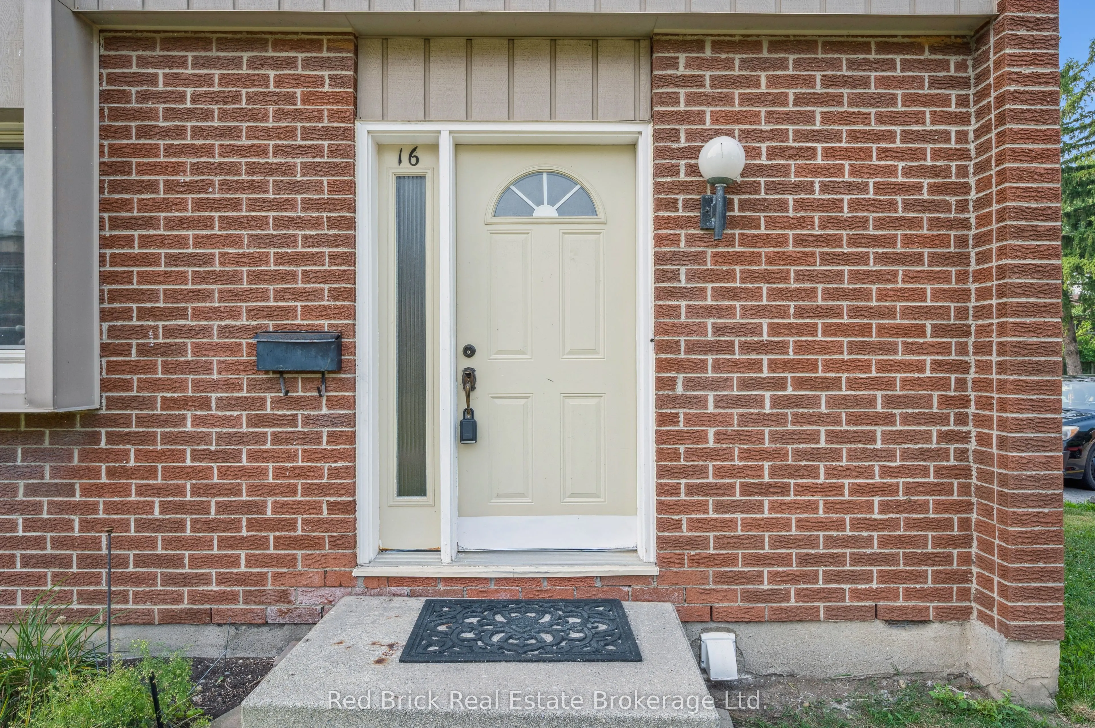 121 University Avenue E, #16