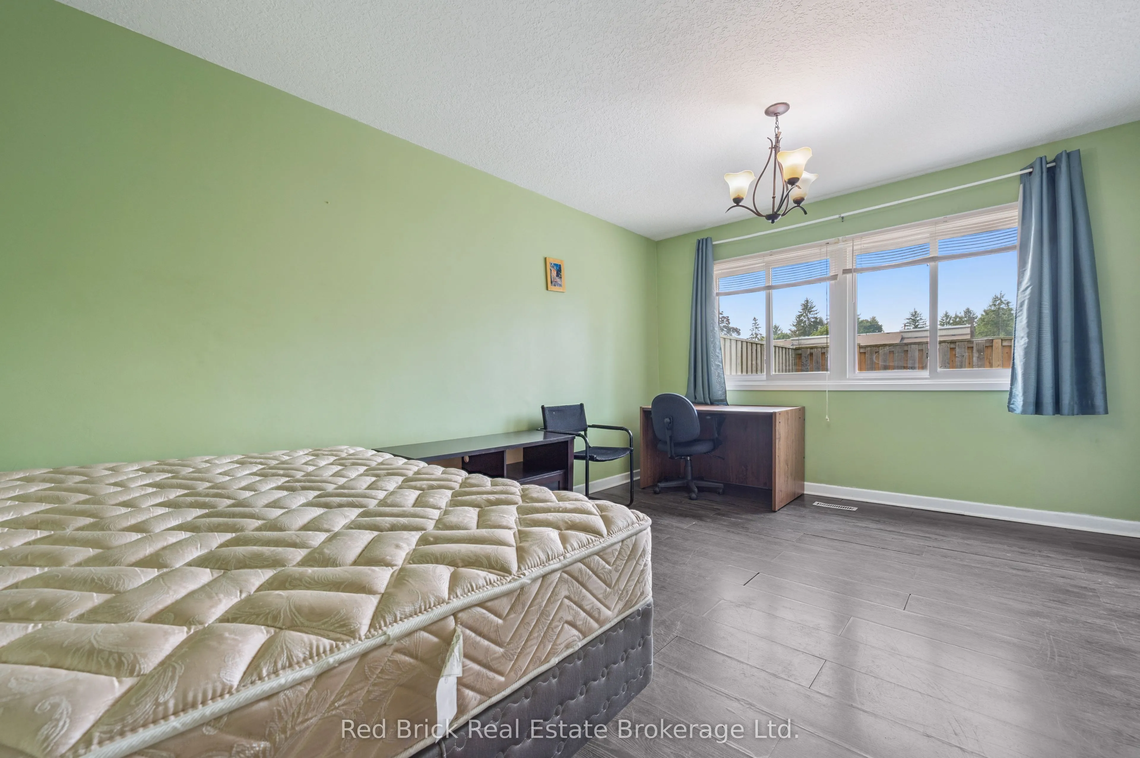 121 University Avenue E, #16