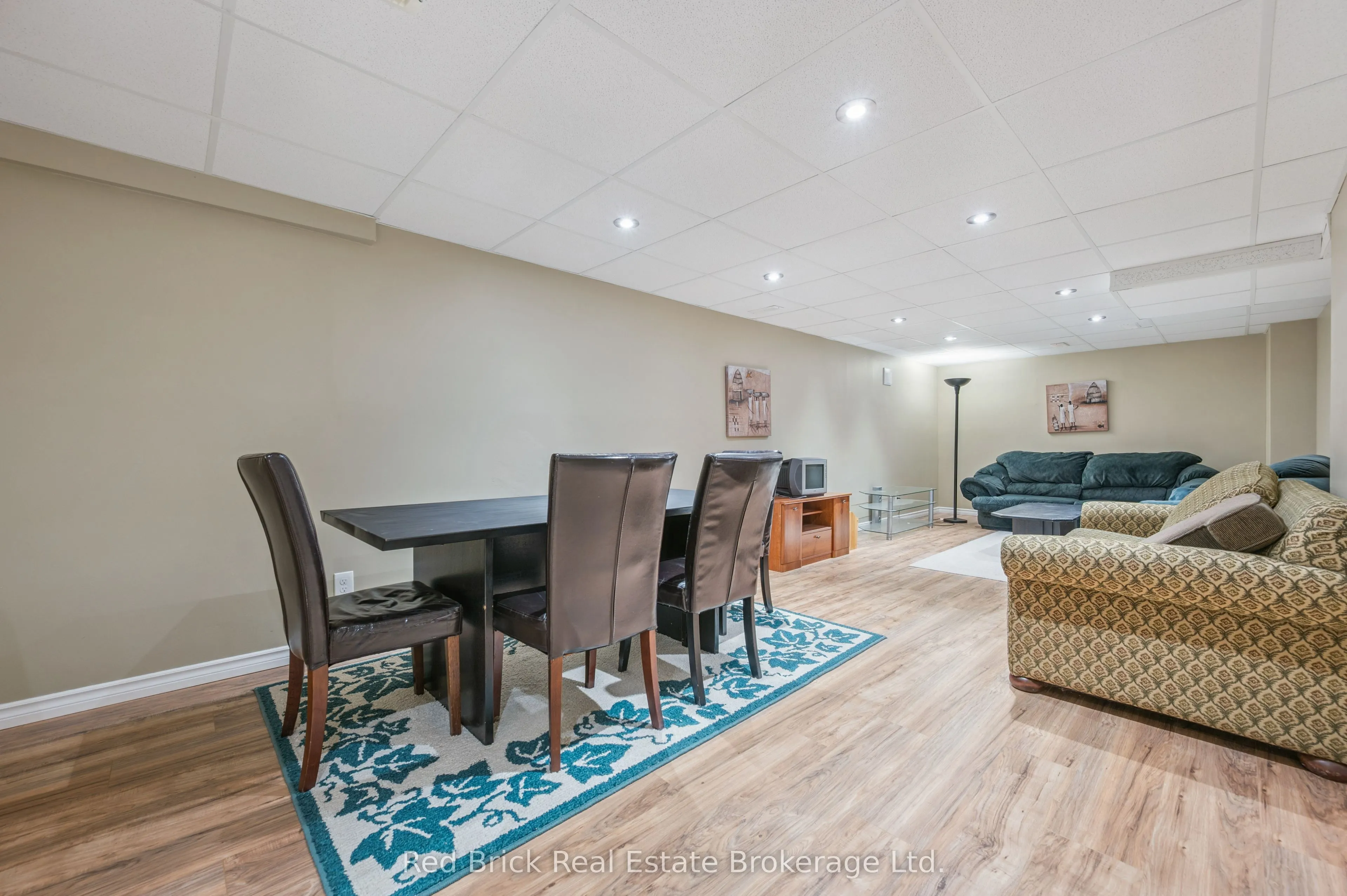 121 University Avenue E, #16