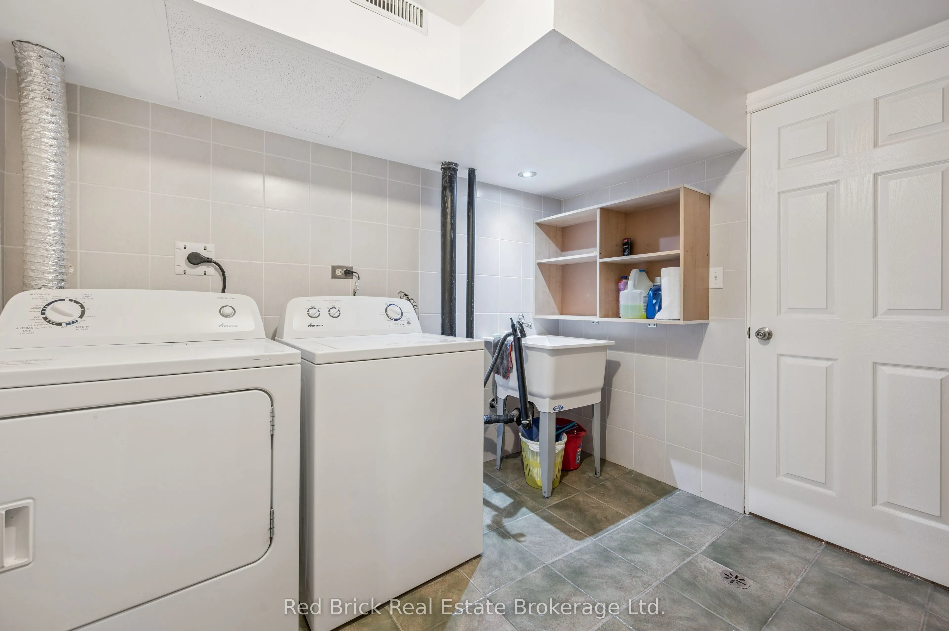 121 University Avenue E, #16