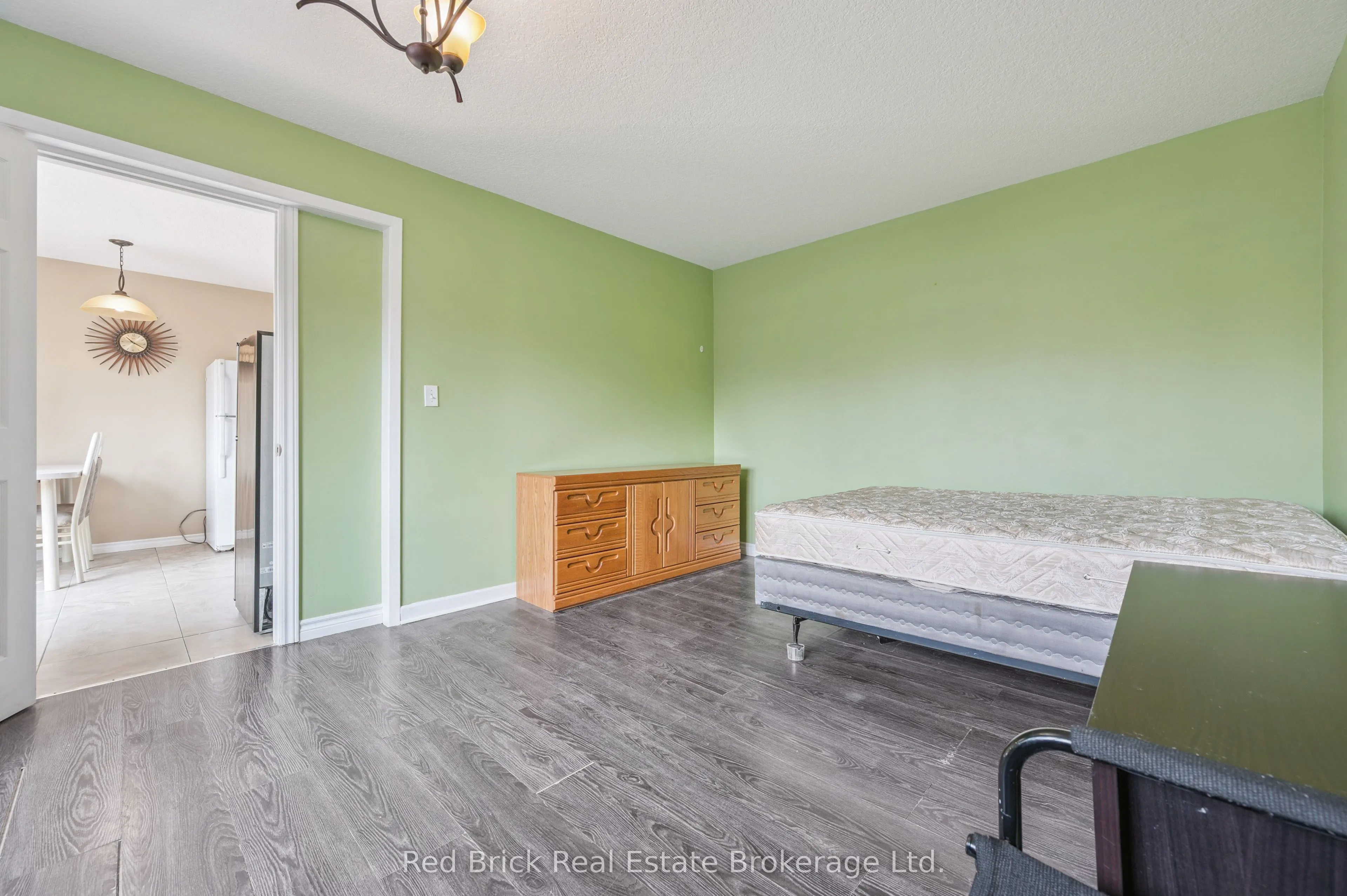 121 University Avenue E, #16