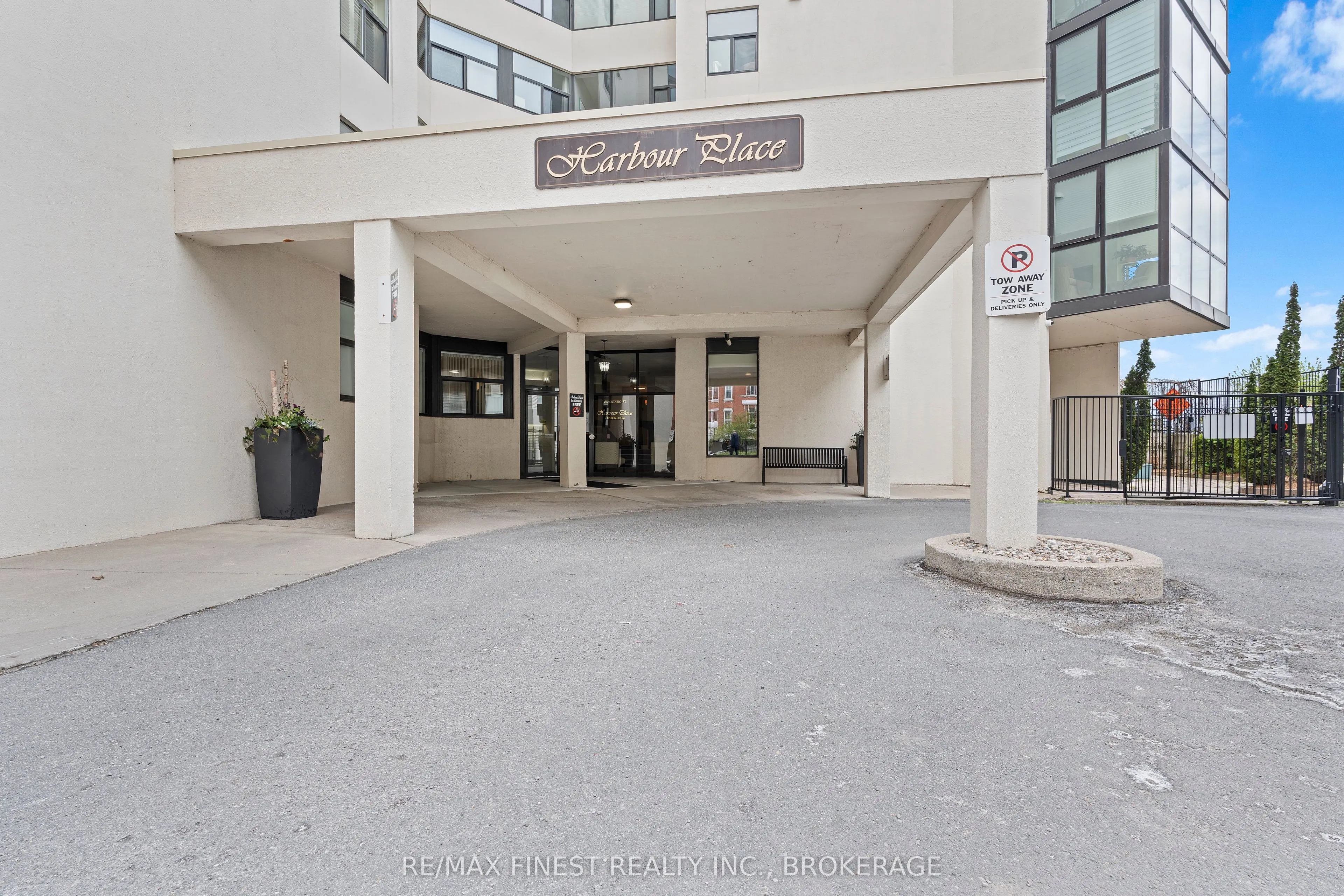 185 Ontario Street, #306