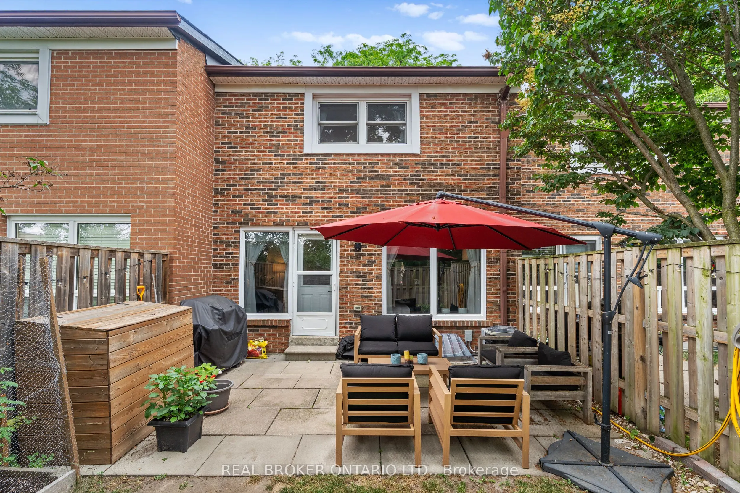 121 Bagot Street, #2