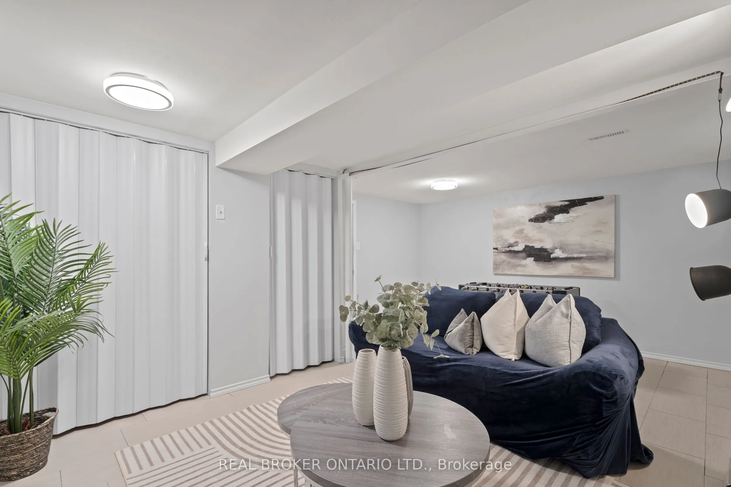121 Bagot Street, #2