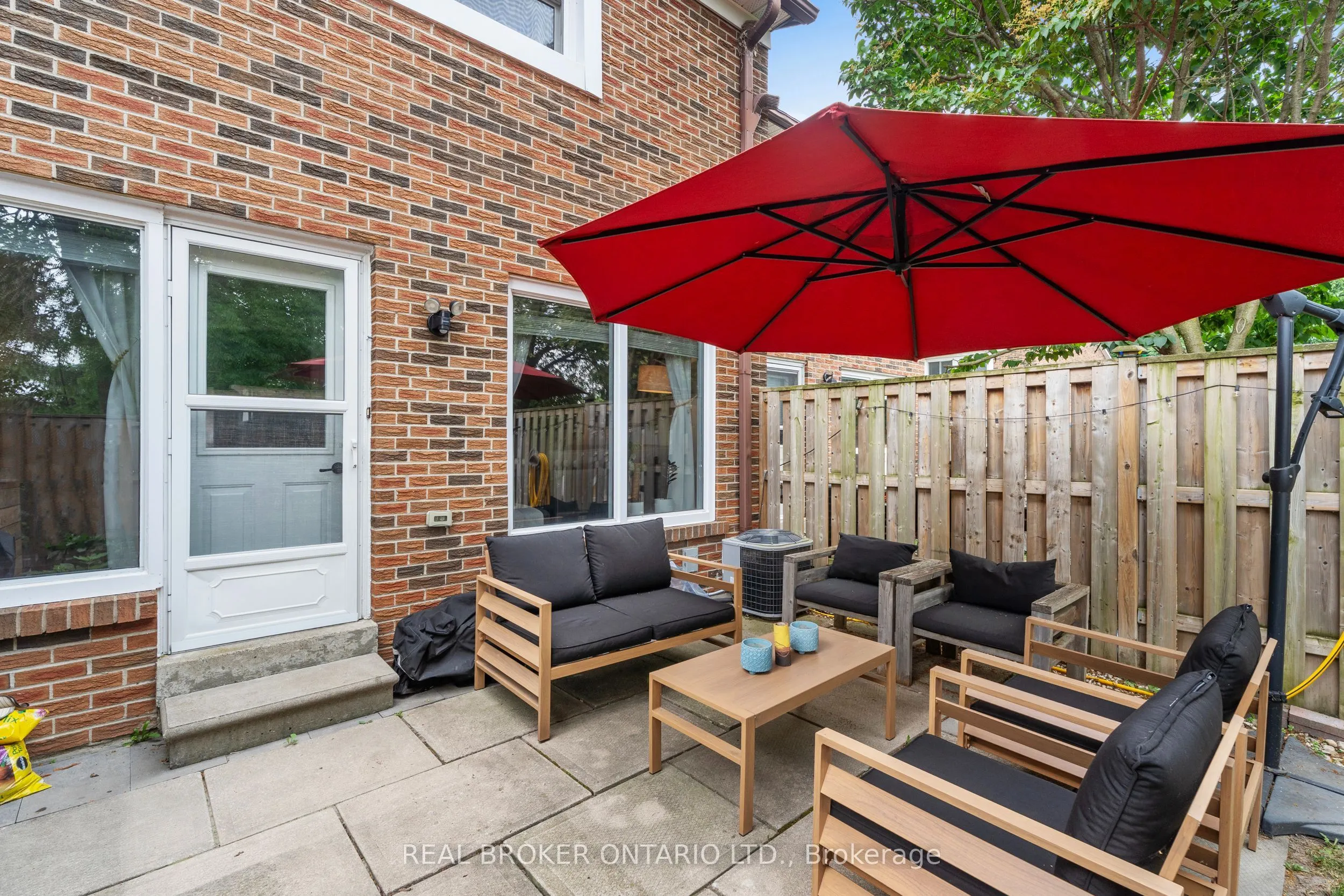 121 Bagot Street, #2