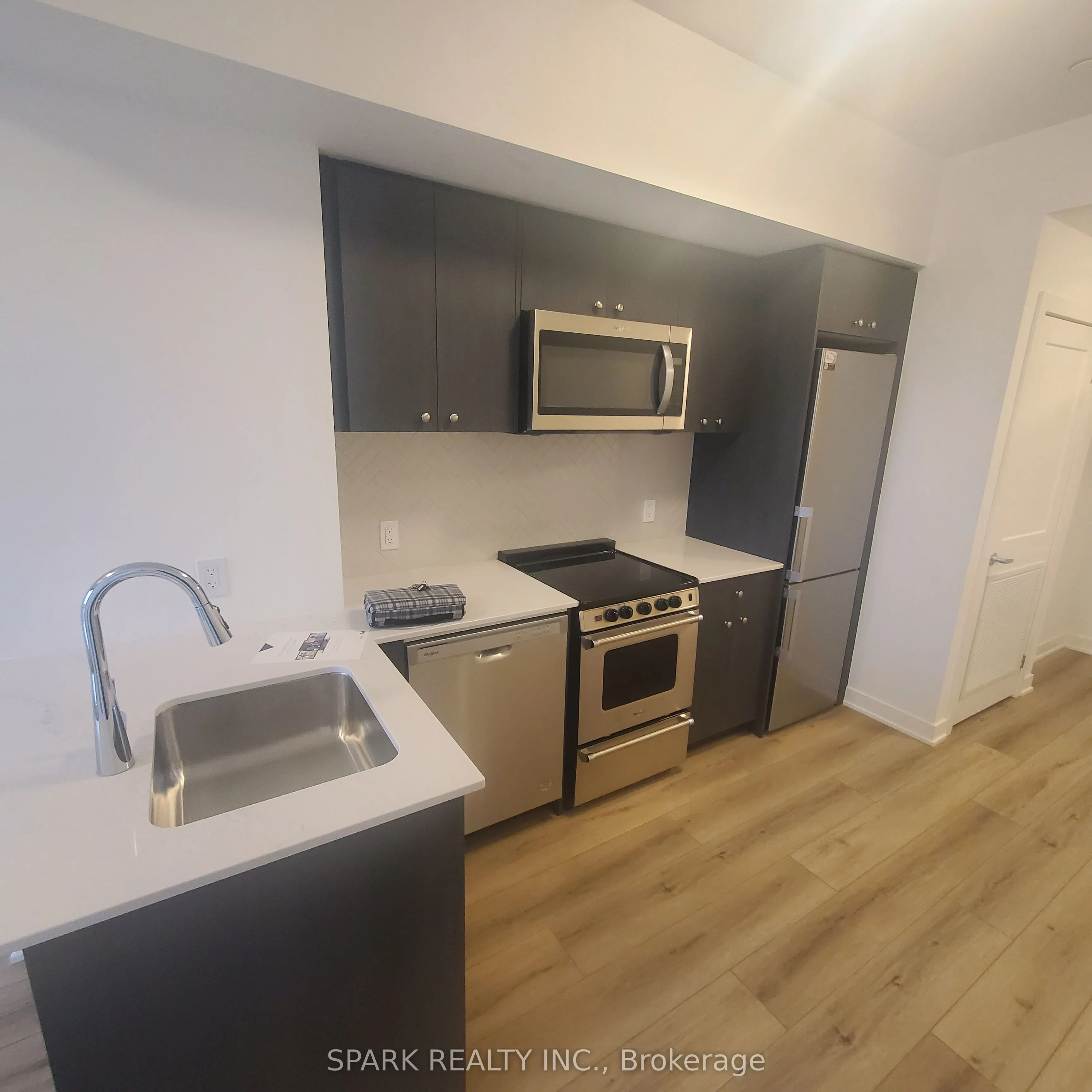 312 Erb Street W, #611