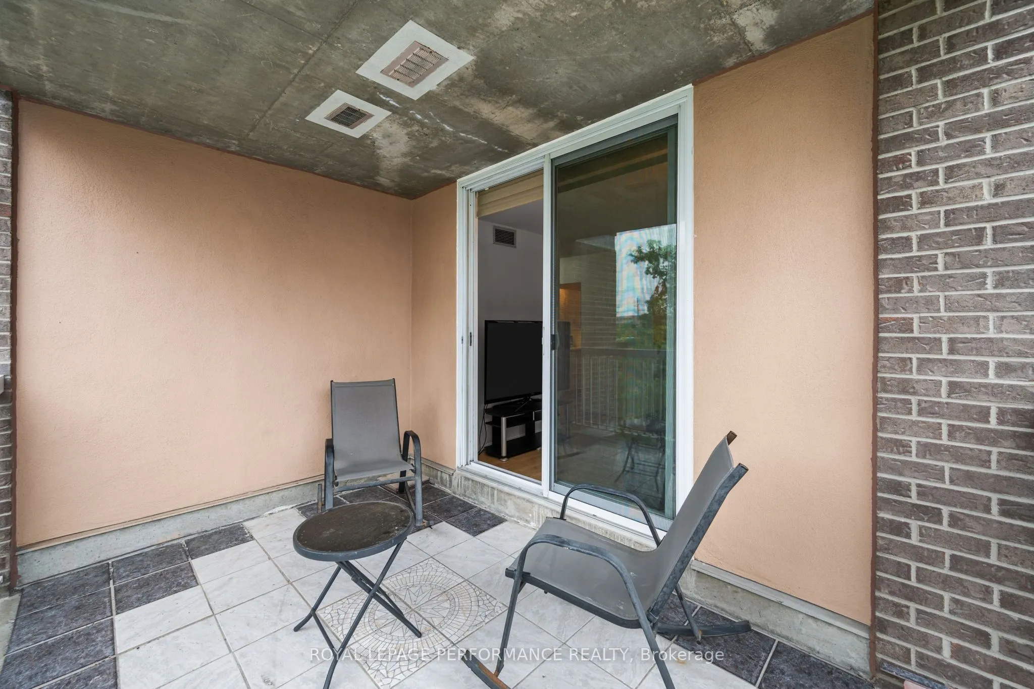 110 Forward Avenue, #501