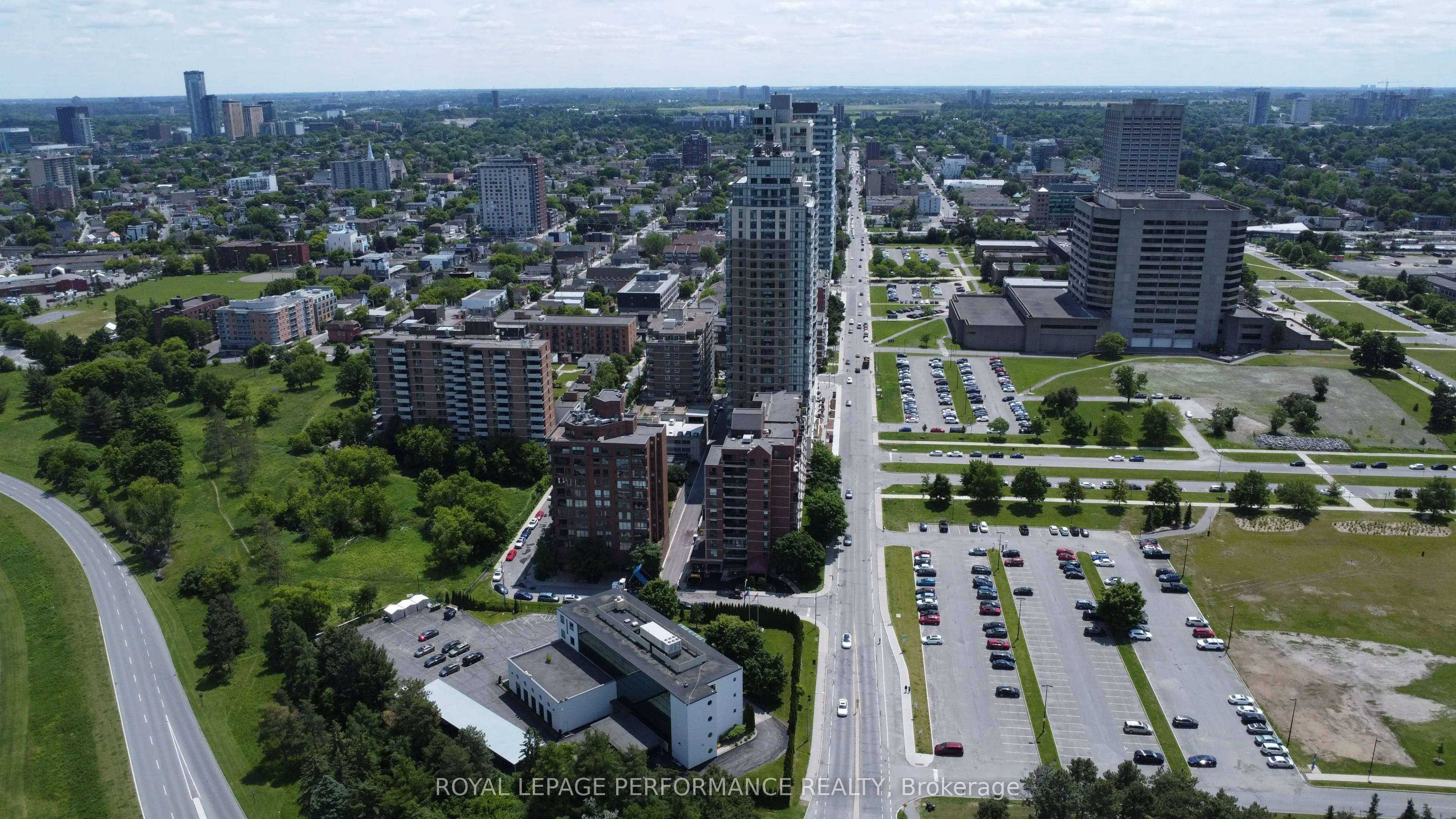 110 Forward Avenue, #501