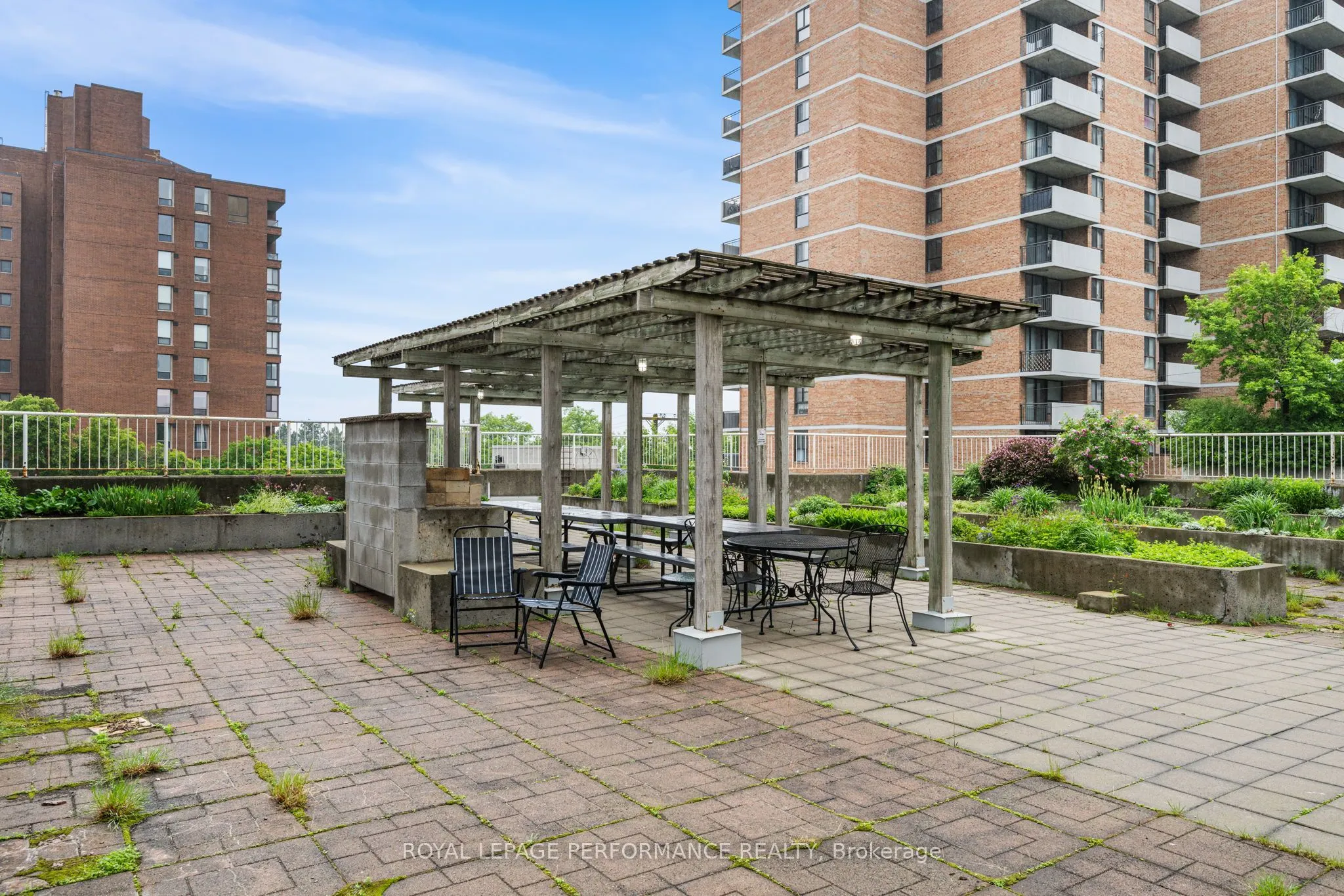 110 Forward Avenue, #501