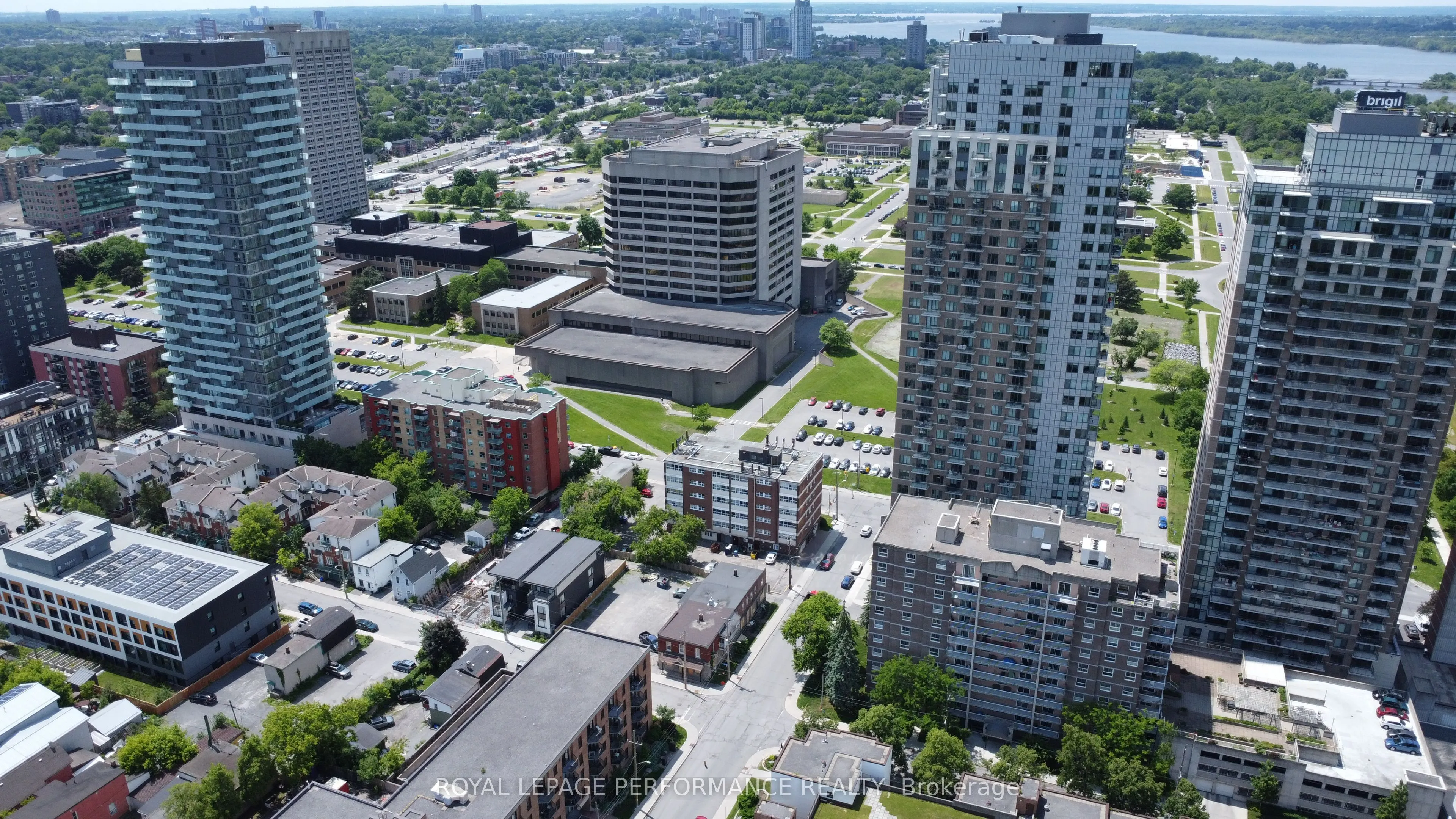 110 Forward Avenue, #501