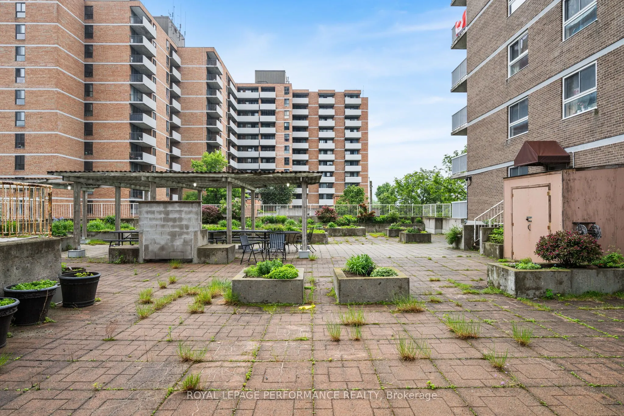 110 Forward Avenue, #501