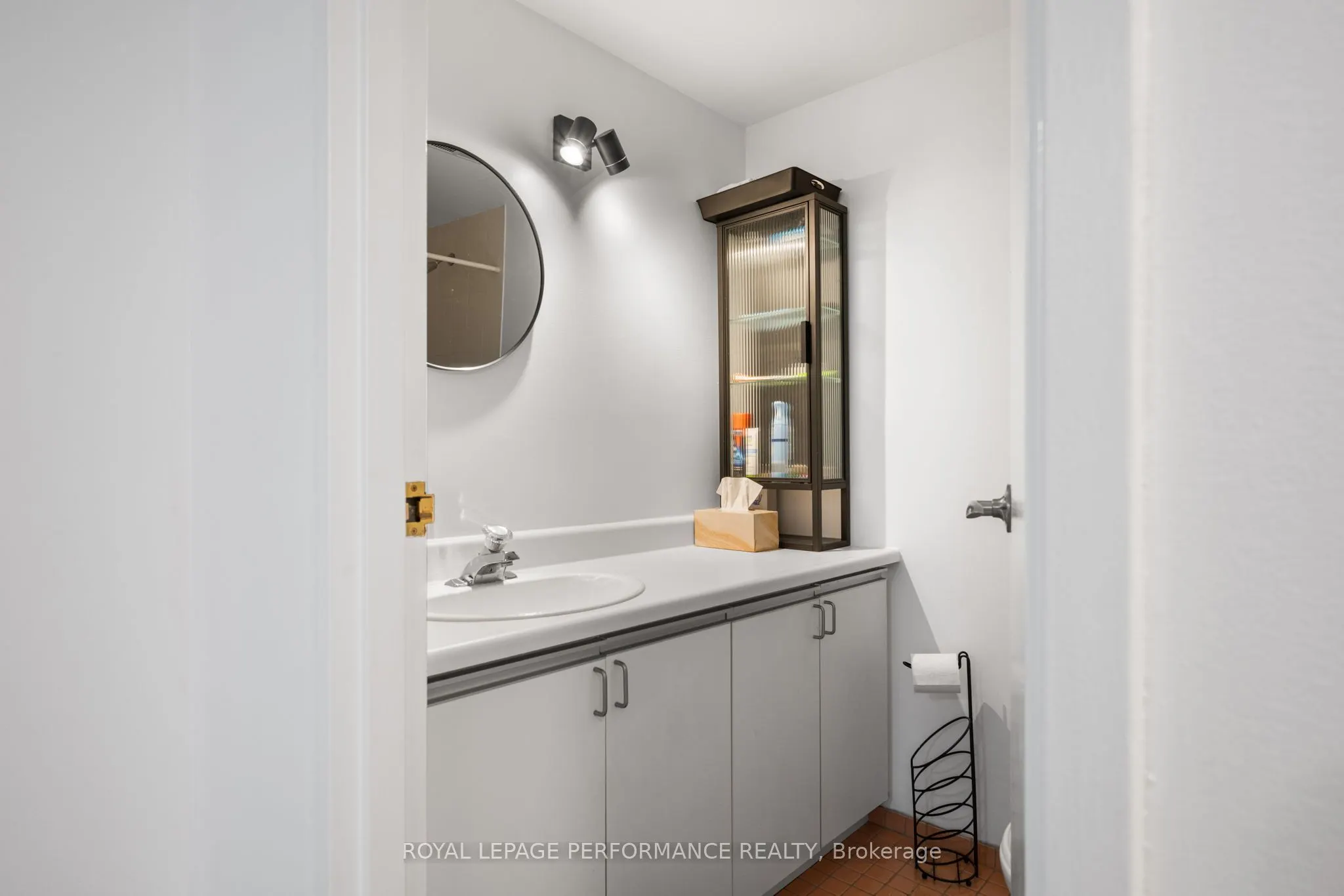 110 Forward Avenue, #501