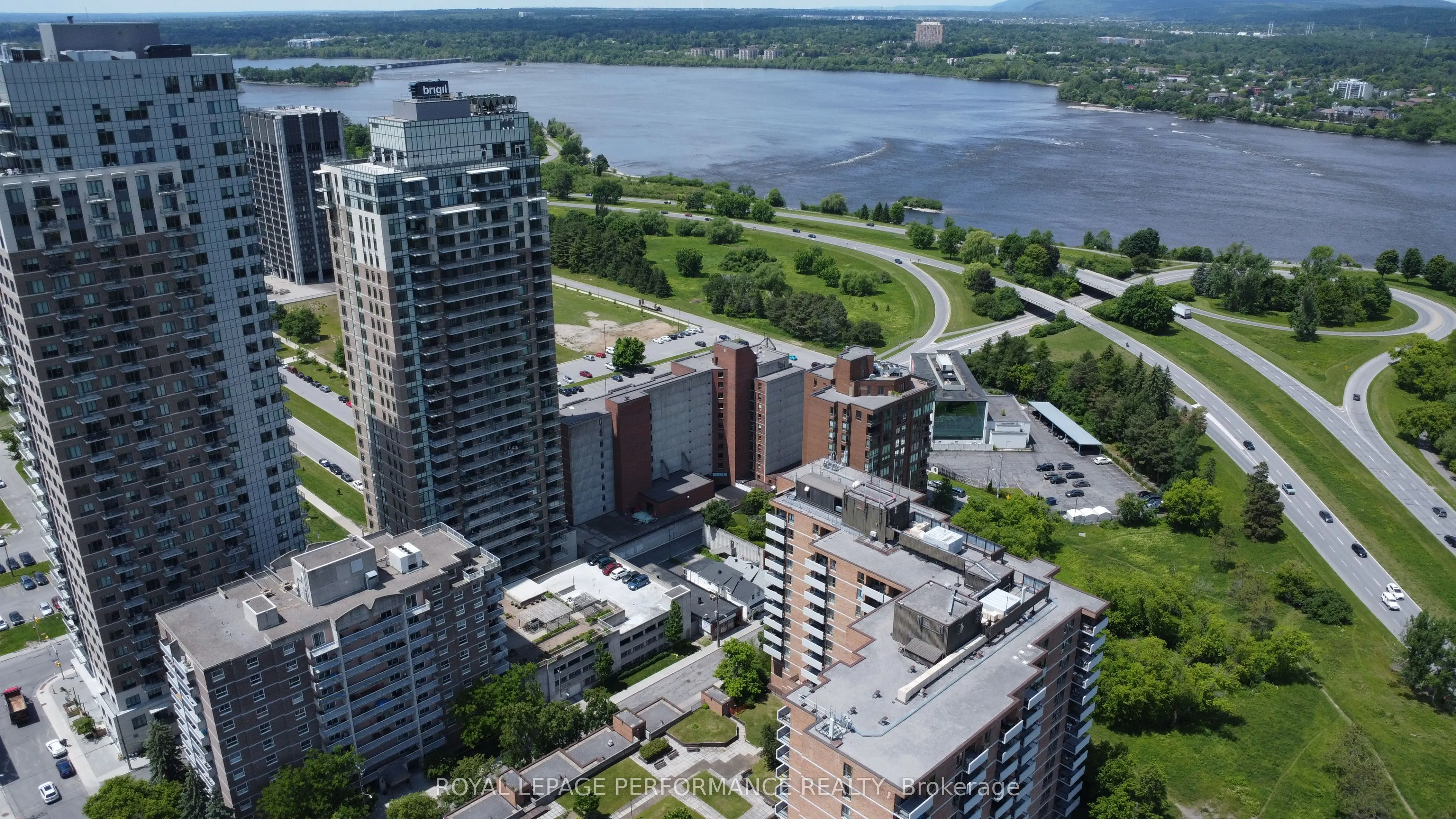 110 Forward Avenue, #501