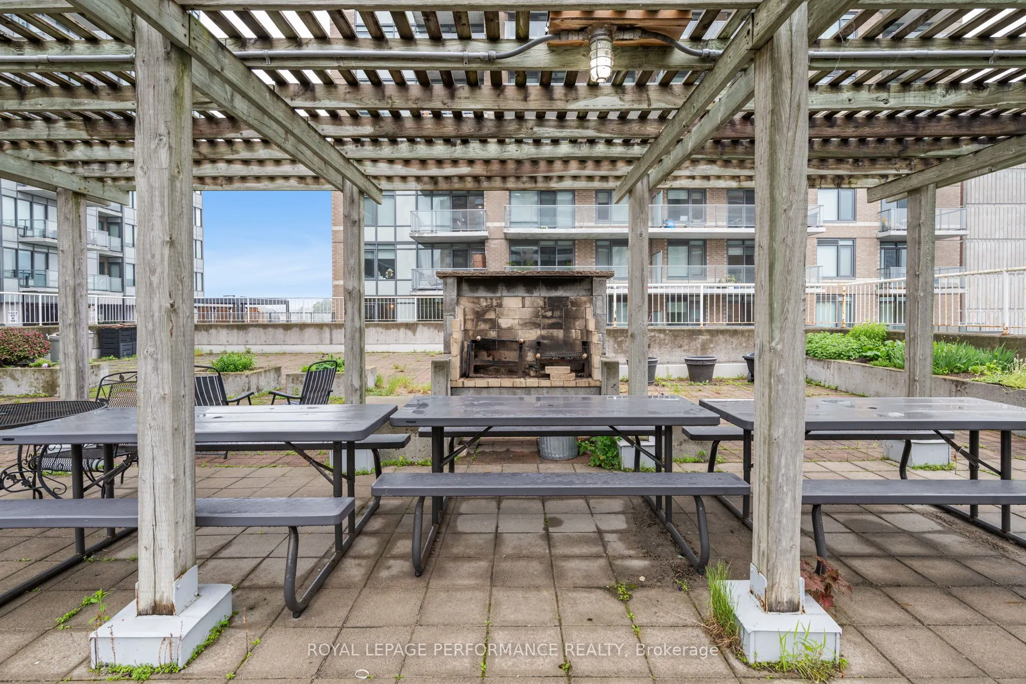 110 Forward Avenue, #501