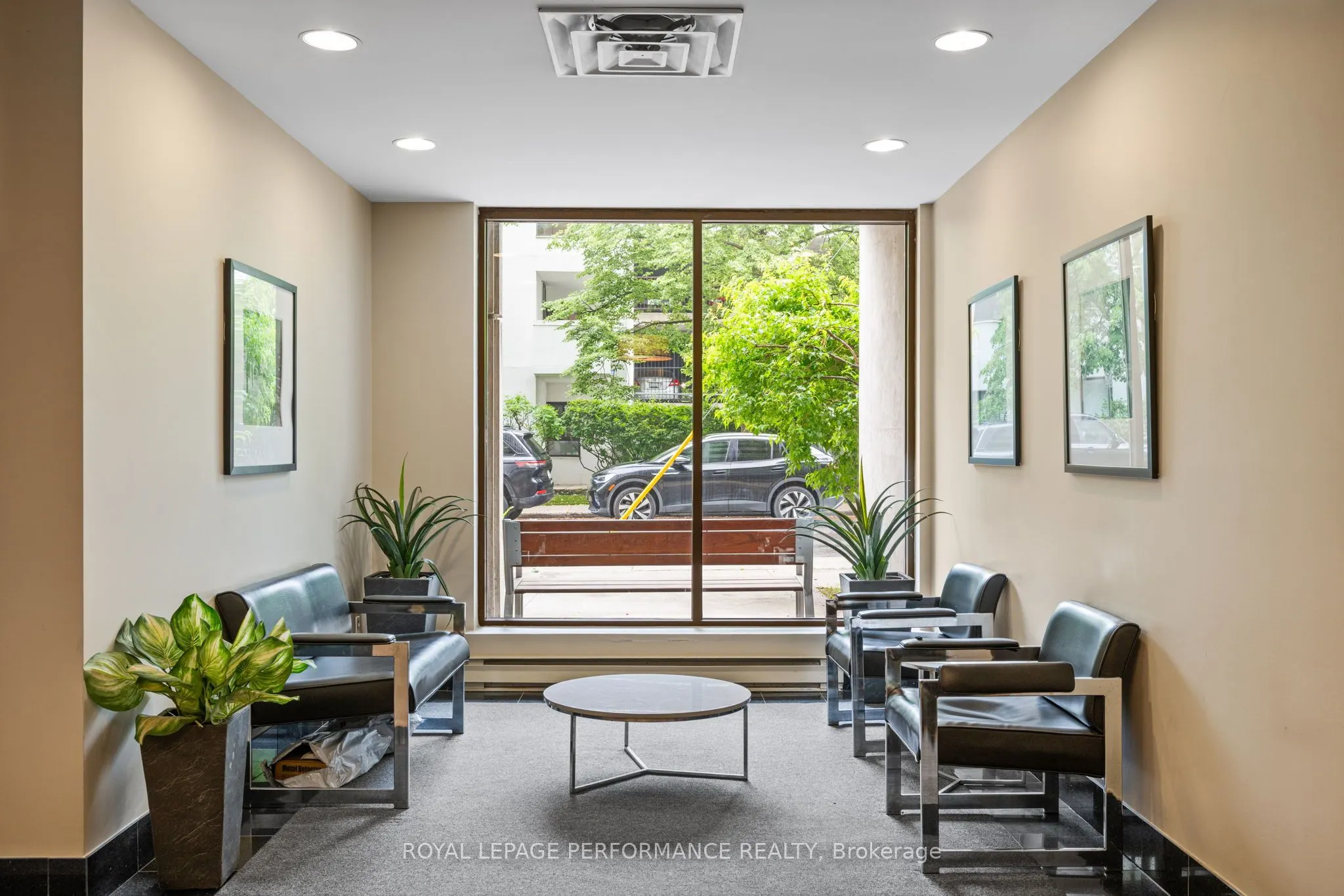 110 Forward Avenue, #501