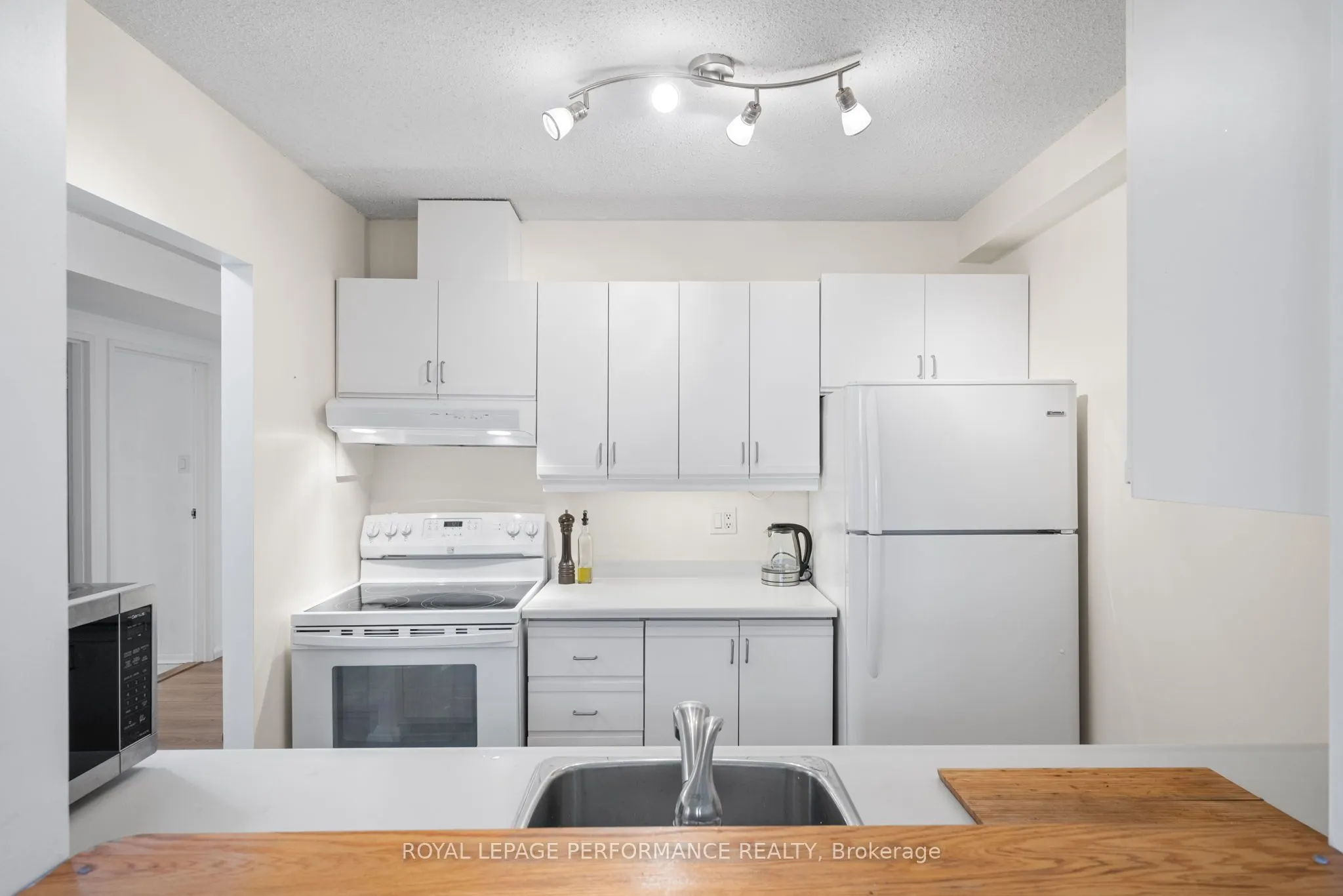 110 Forward Avenue, #501