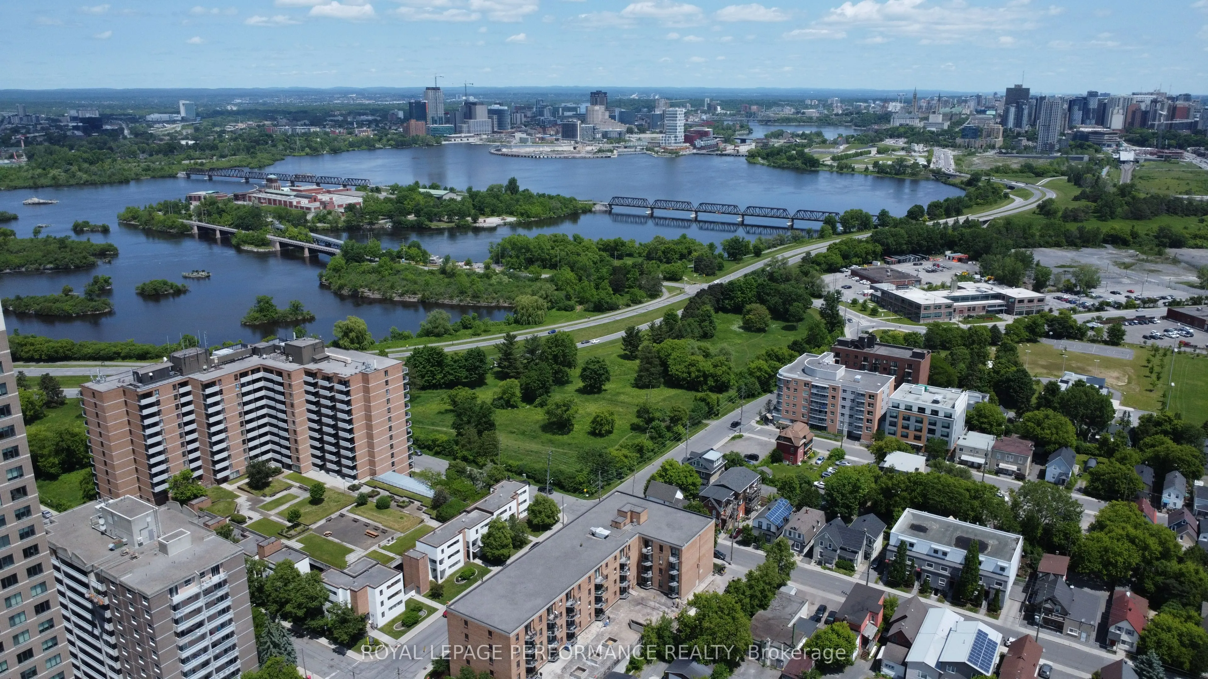 110 Forward Avenue, #501