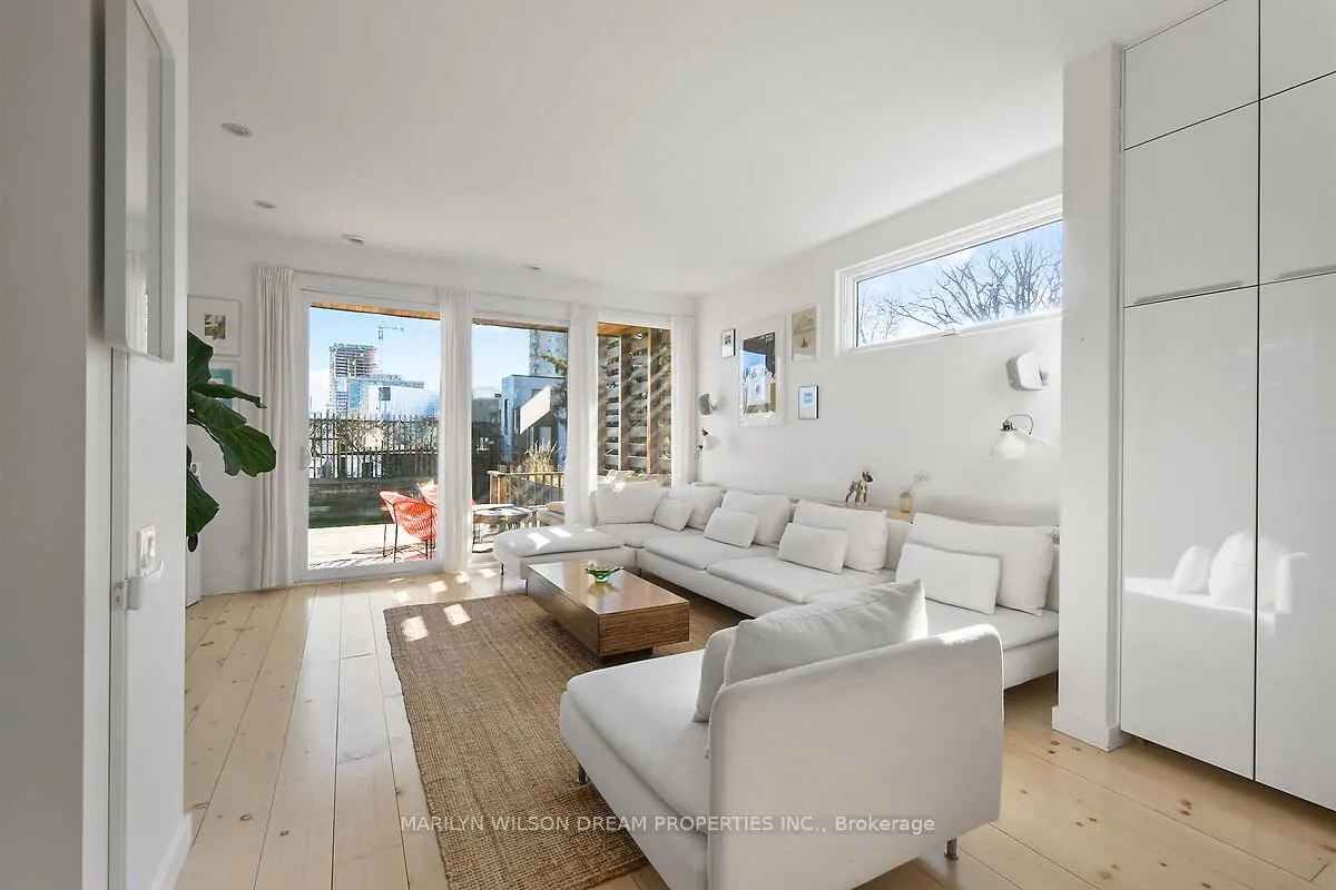 67 Pinhey Street
