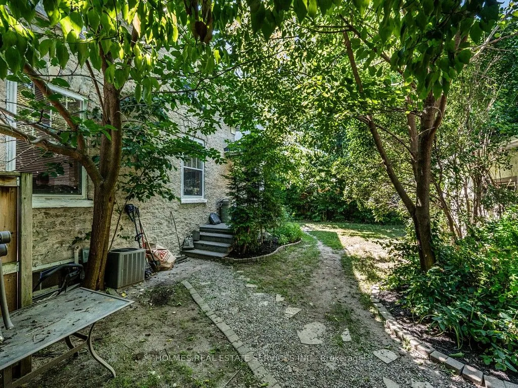 146 Westminster Drive S