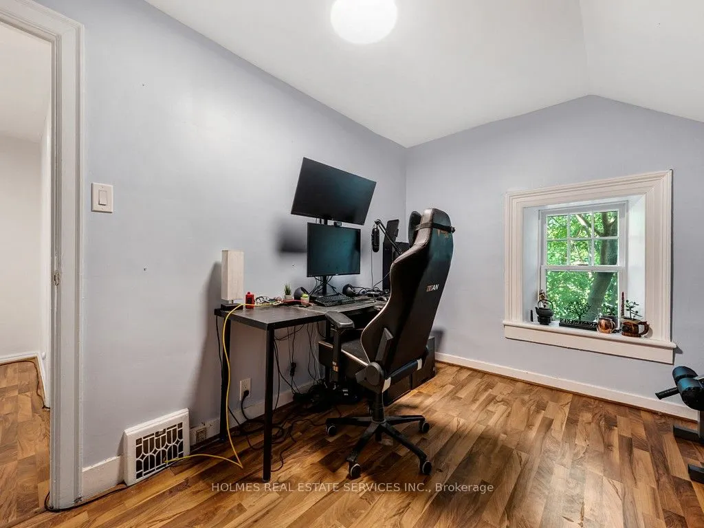 146 Westminster Drive S