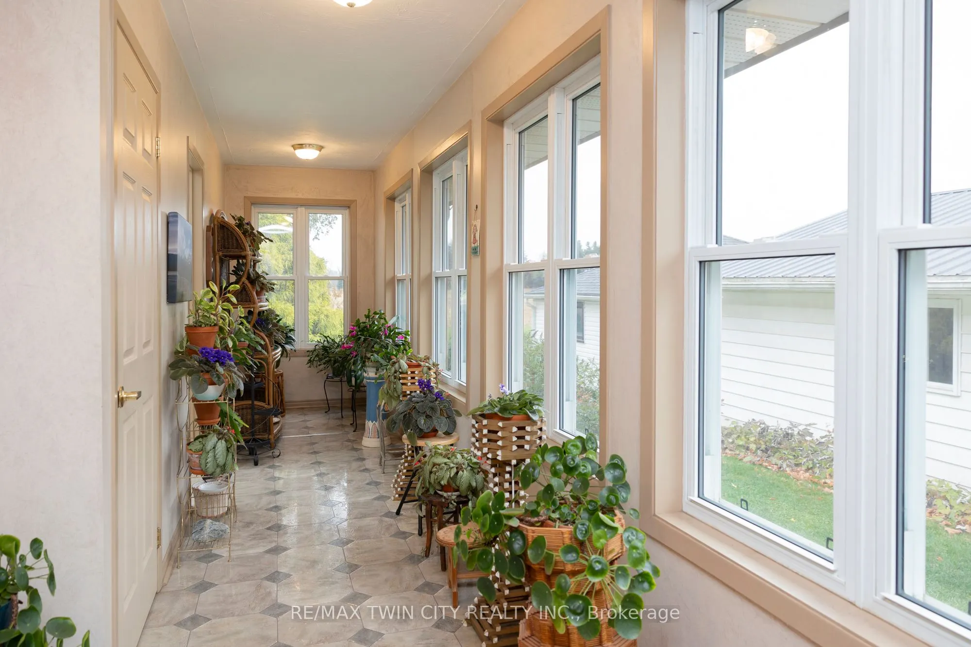 331 MIDDLE TOWNLINE Road