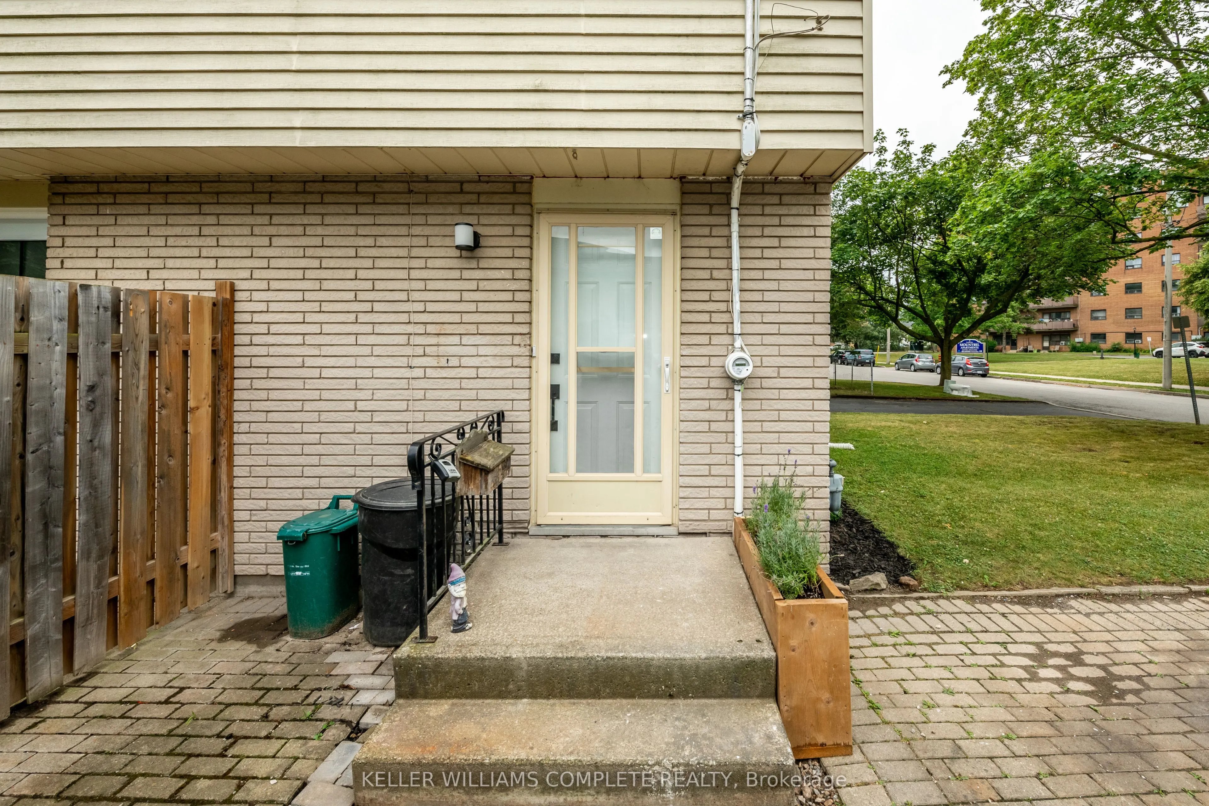 14 Louis Avenue