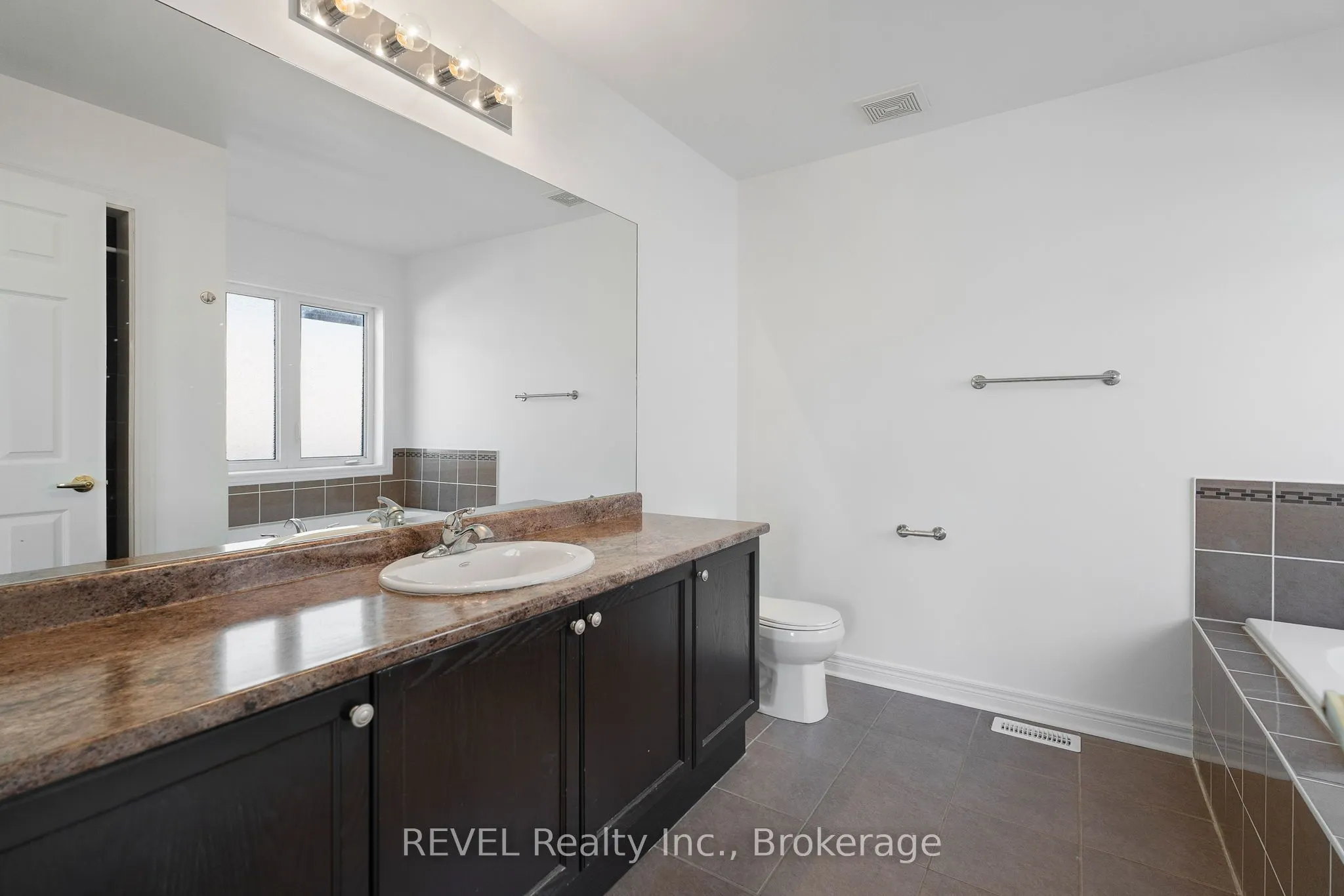 4 Keith Crescent