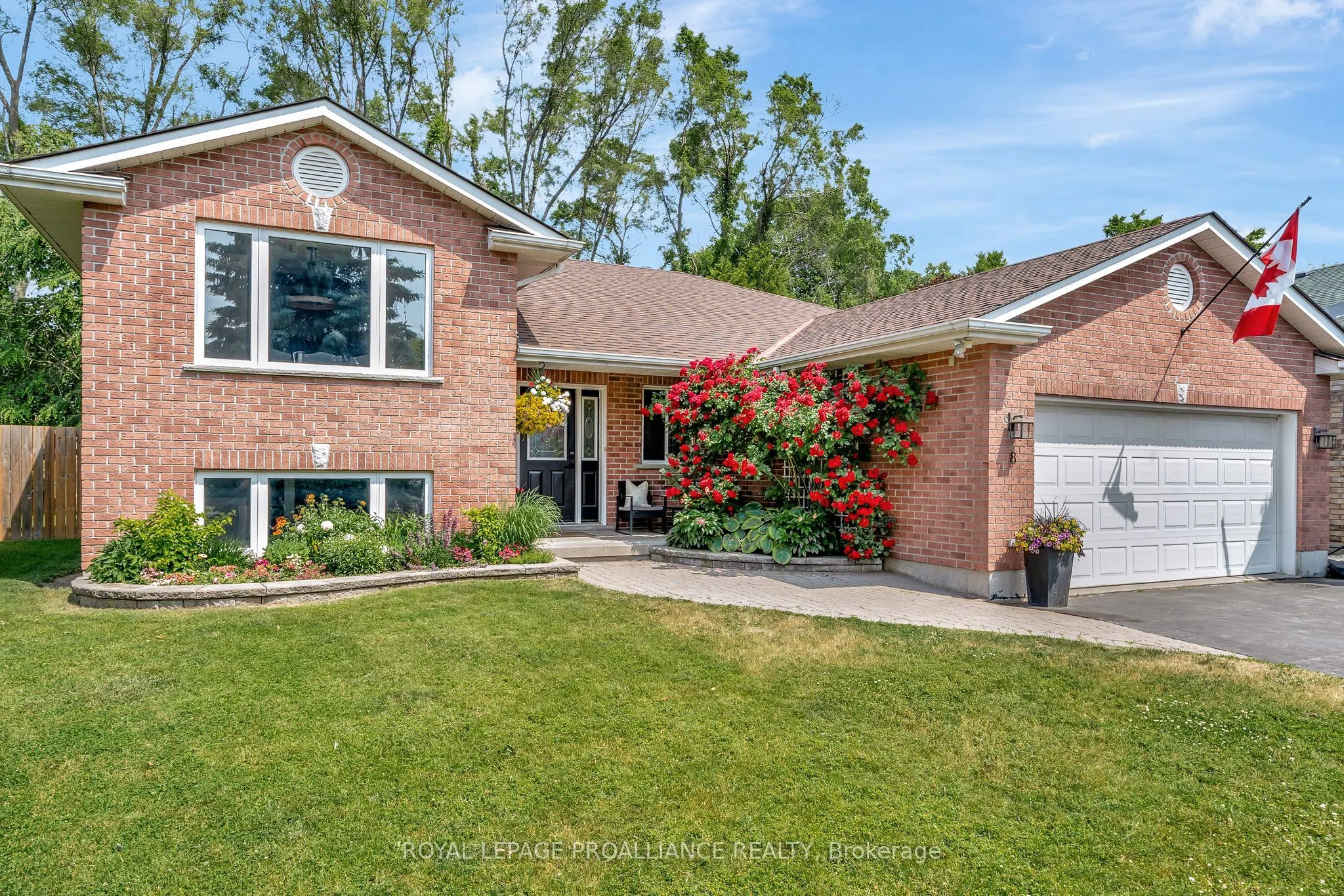8 Henderson Lane