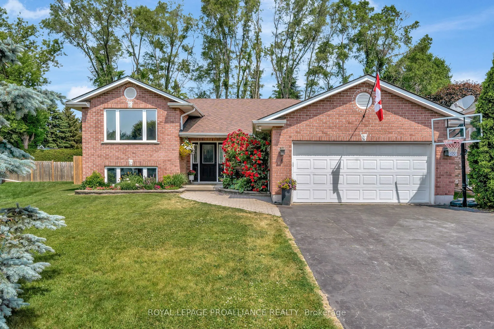 8 Henderson Lane