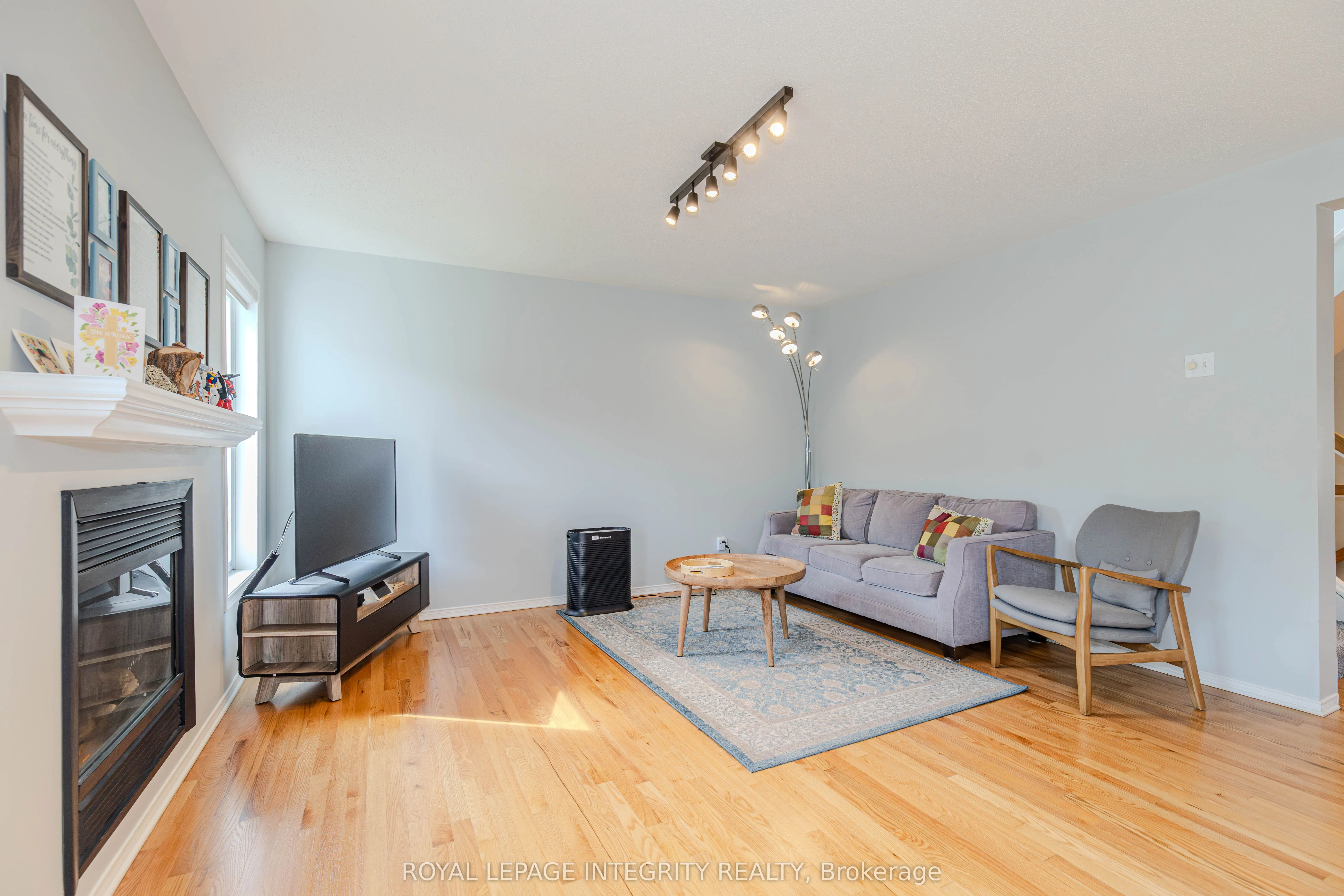2123 Esprit Drive