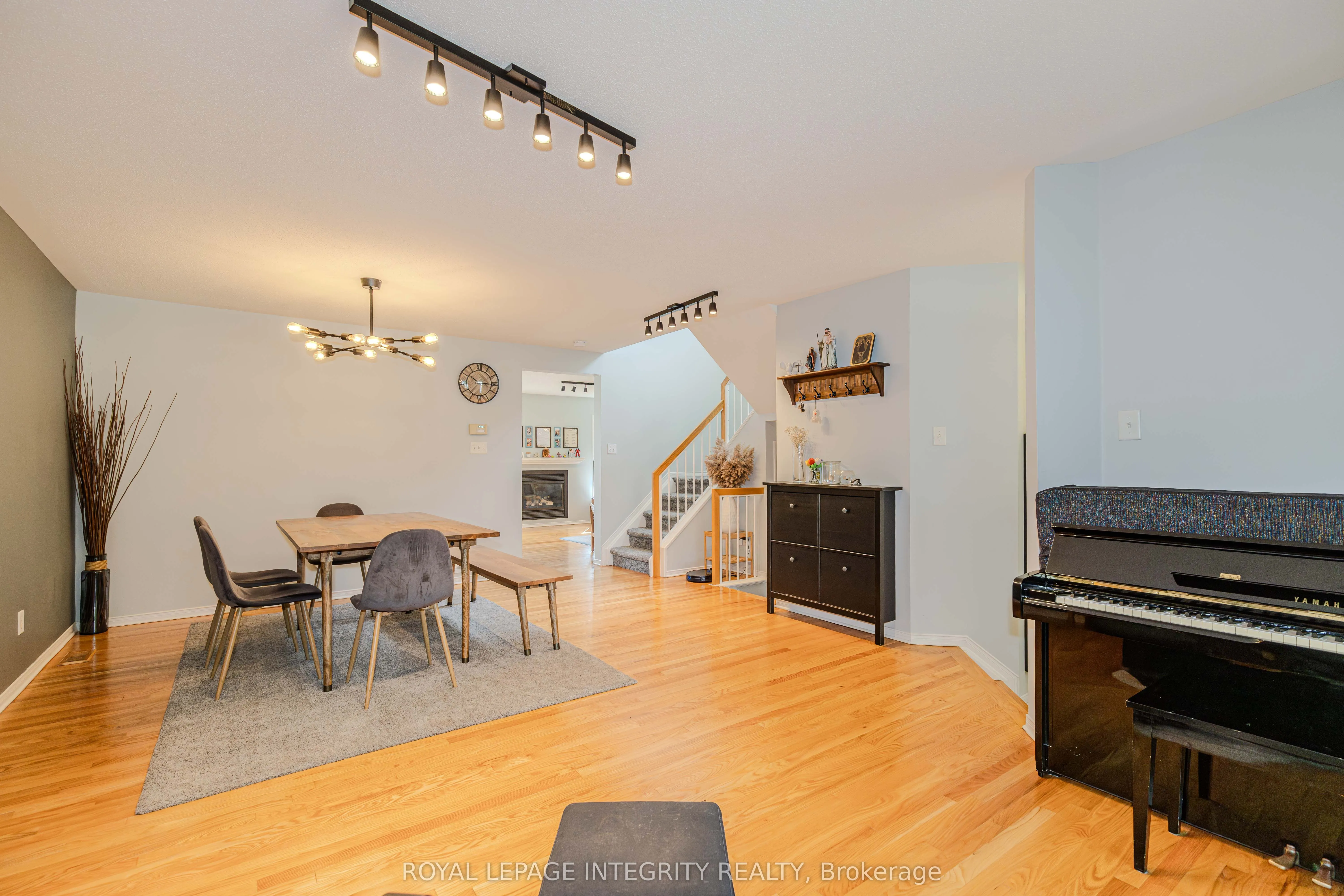 2123 Esprit Drive
