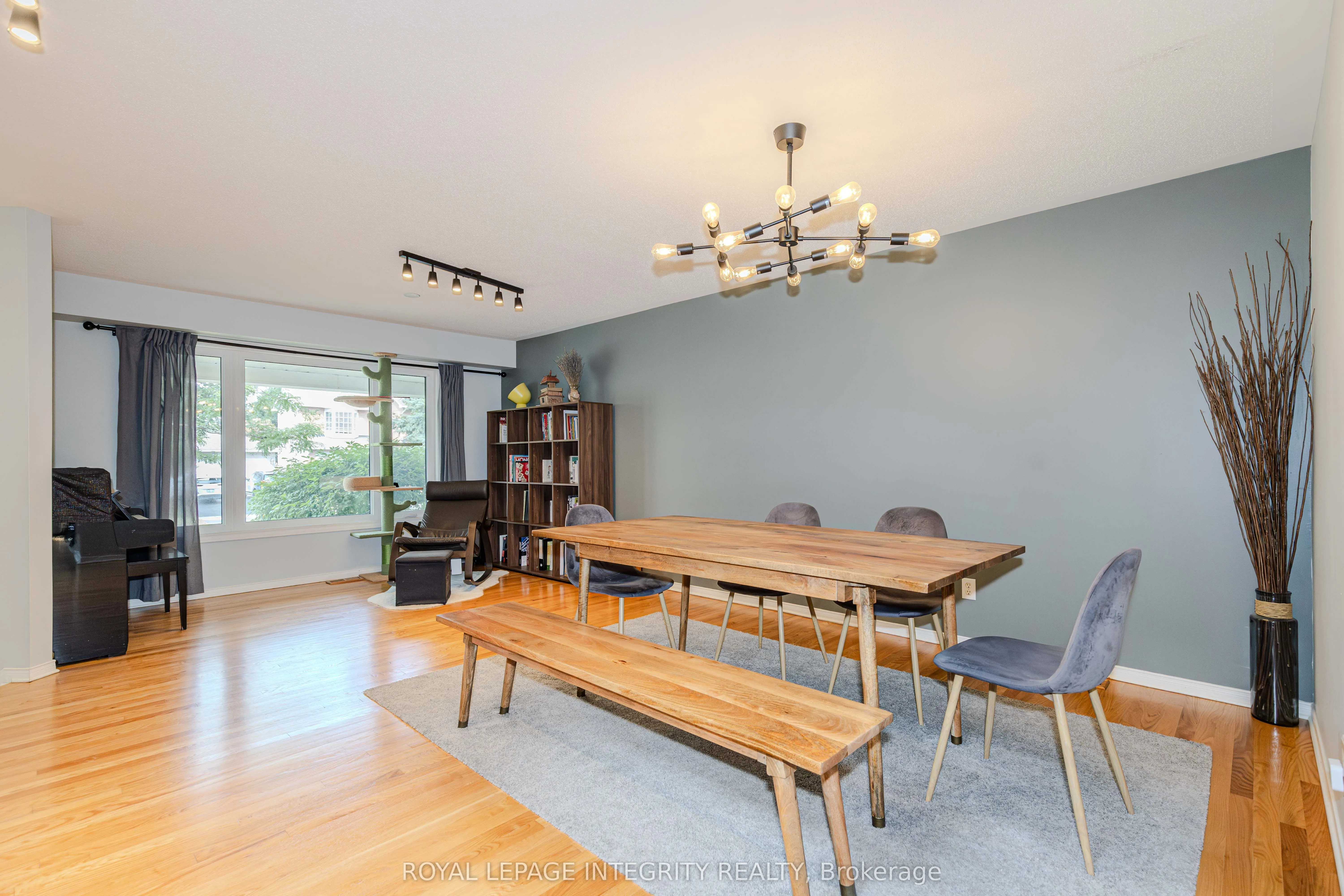 2123 Esprit Drive